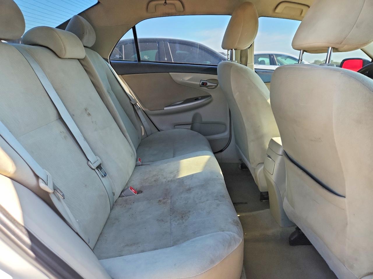 2013 Toyota Corolla Le White vin: 2T1BU4EE2DC111802