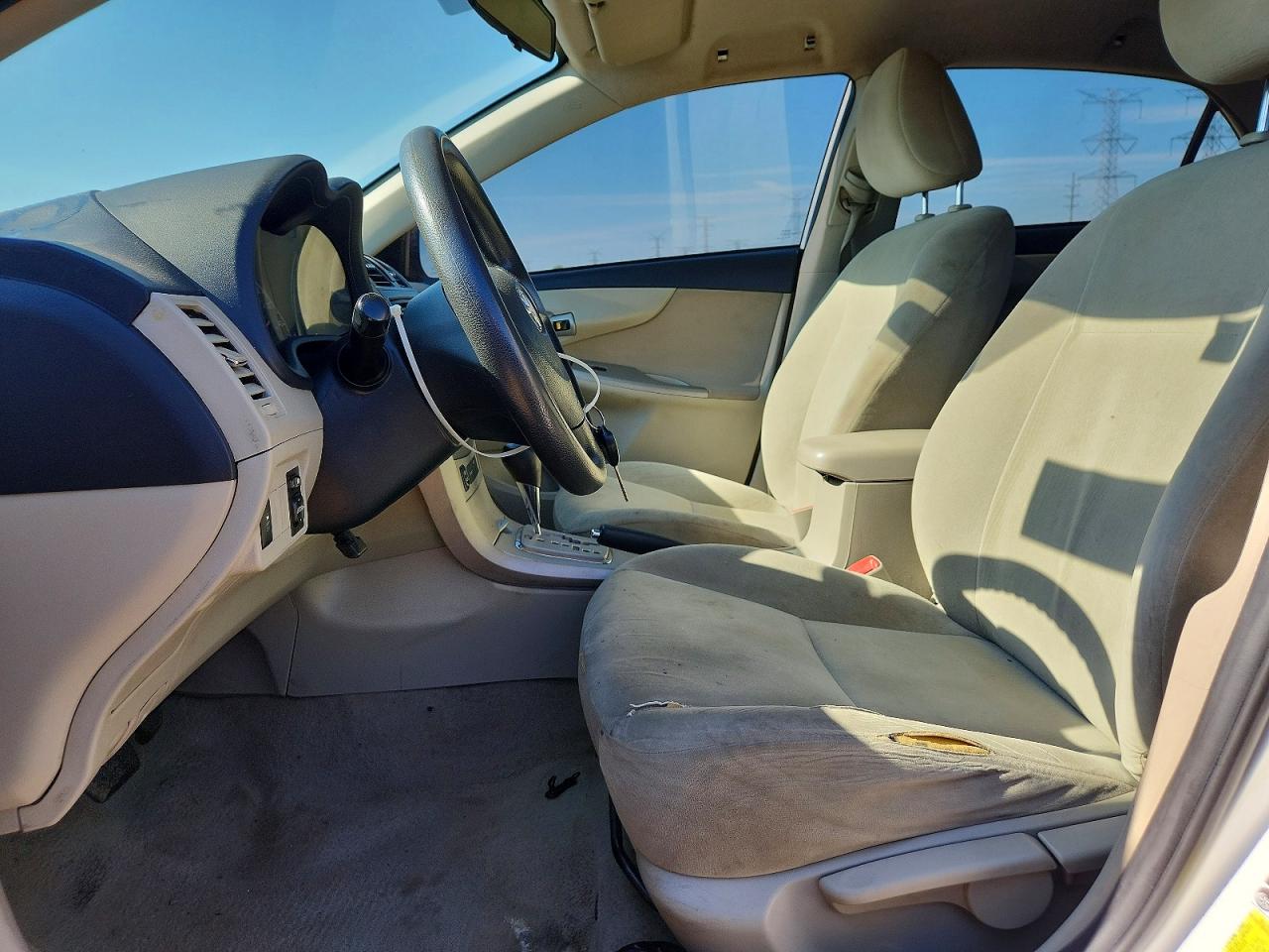 2013 Toyota Corolla Le White vin: 2T1BU4EE2DC111802