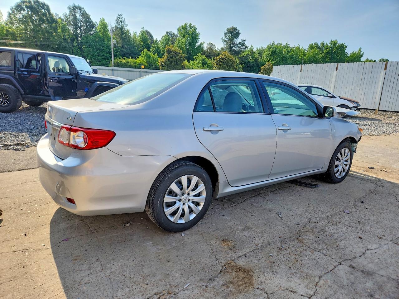 2013 Toyota Corolla Le Silver vin: 2T1BU4EE2DC117728
