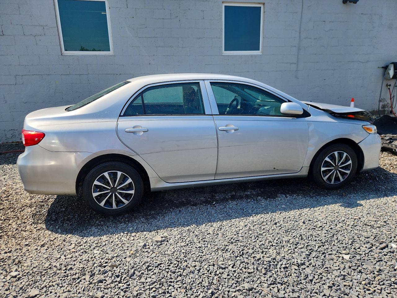 2013 Toyota Corolla L Silver vin: 2T1BU4EE2DC119978