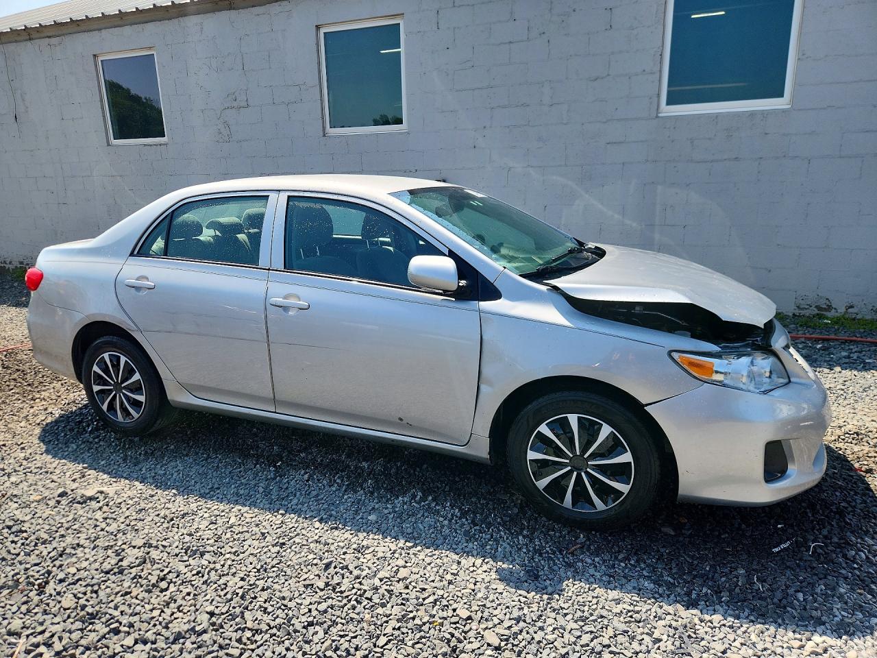 2013 Toyota Corolla L Silver vin: 2T1BU4EE2DC119978