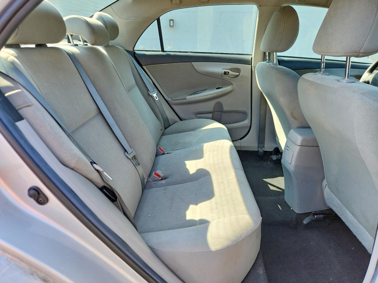 2013 Toyota Corolla L Silver vin: 2T1BU4EE2DC119978