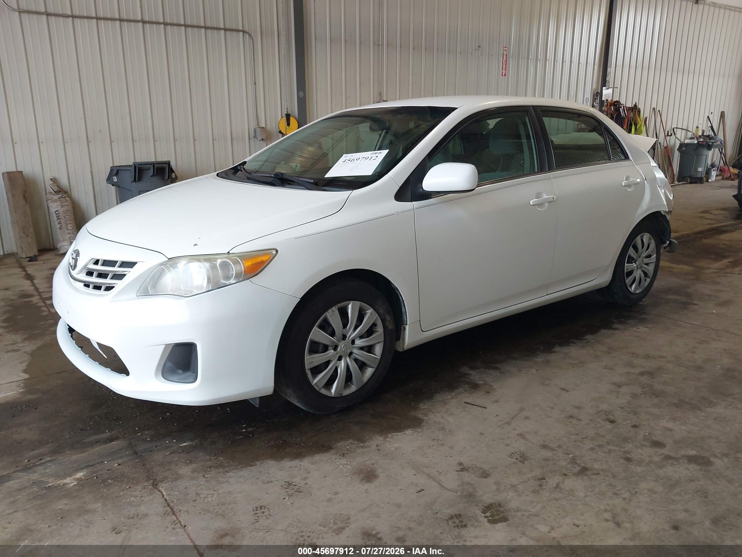 2013 Toyota Corolla Le White vin: 2T1BU4EE2DC924251