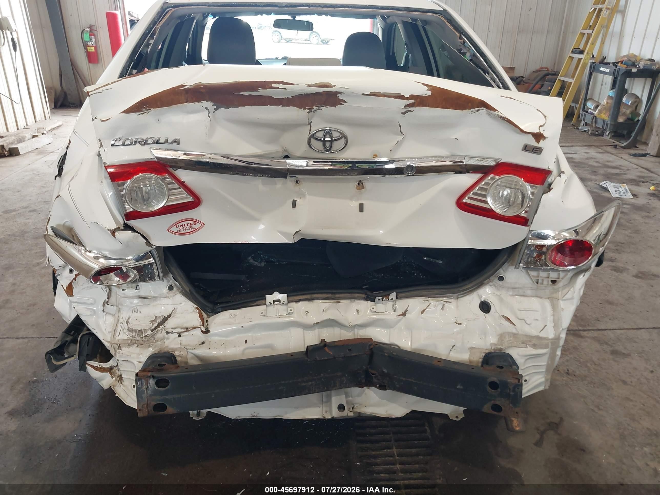 2013 Toyota Corolla Le White vin: 2T1BU4EE2DC924251