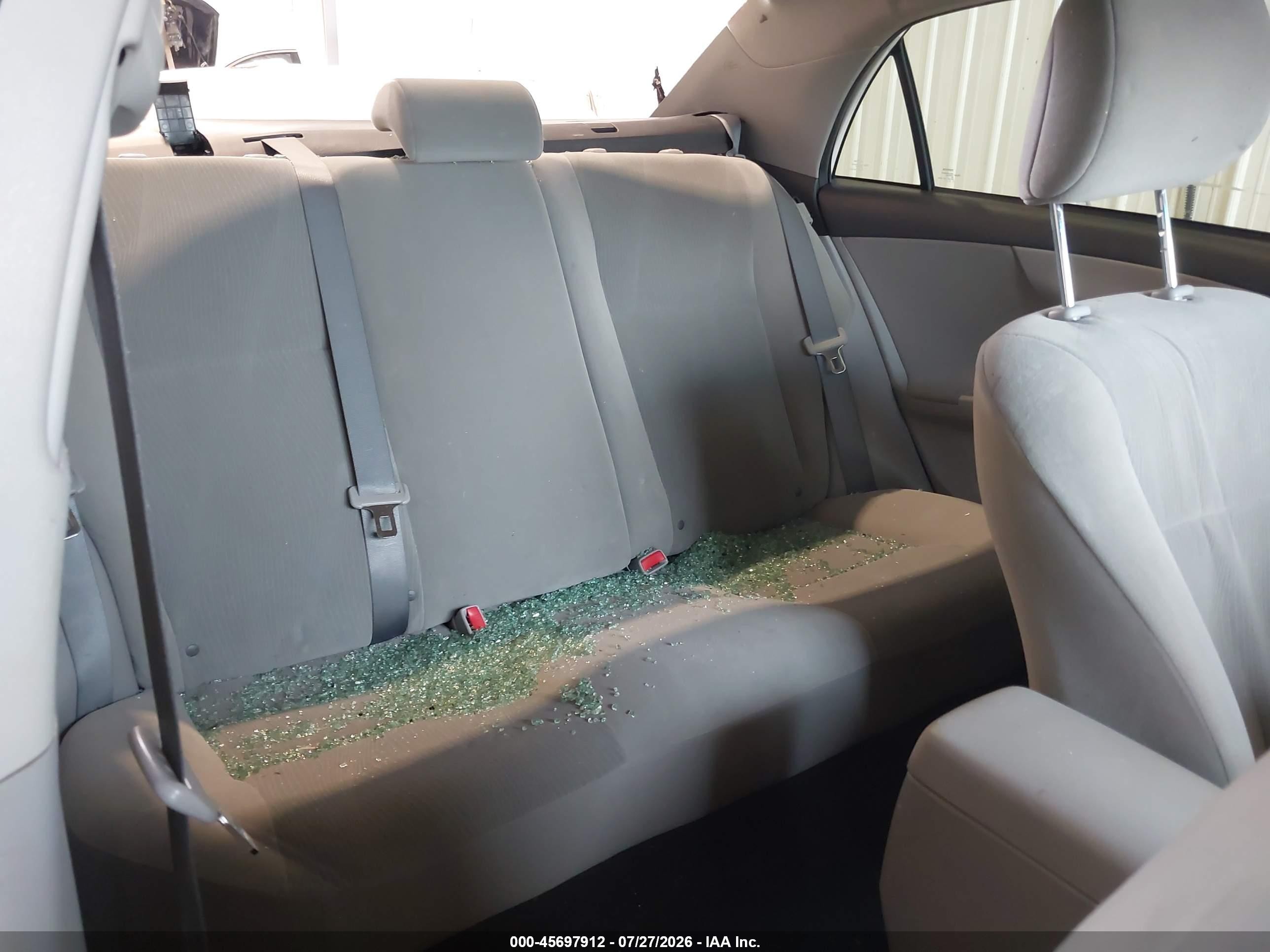 2013 Toyota Corolla Le White vin: 2T1BU4EE2DC924251