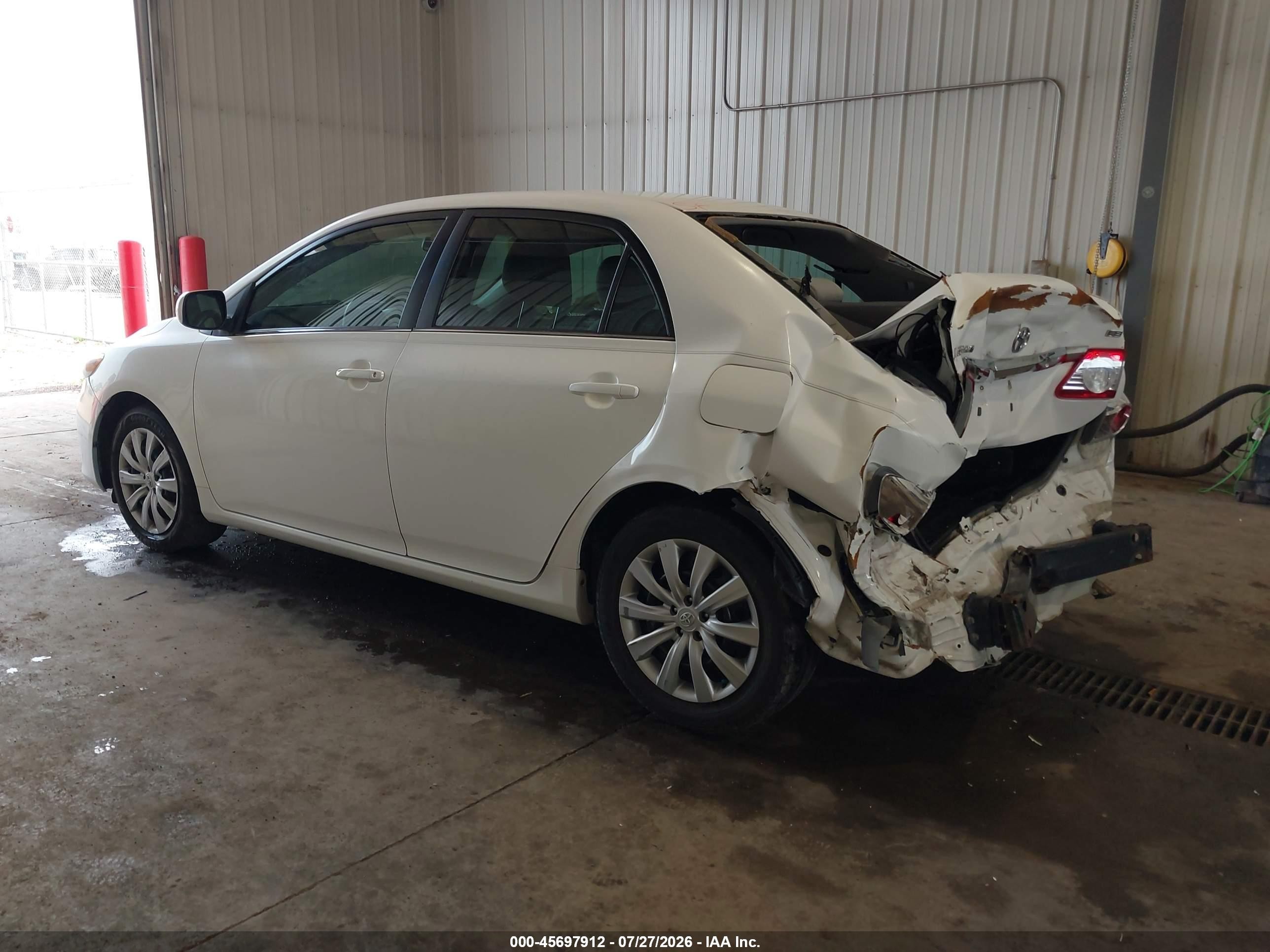2013 Toyota Corolla Le White vin: 2T1BU4EE2DC924251