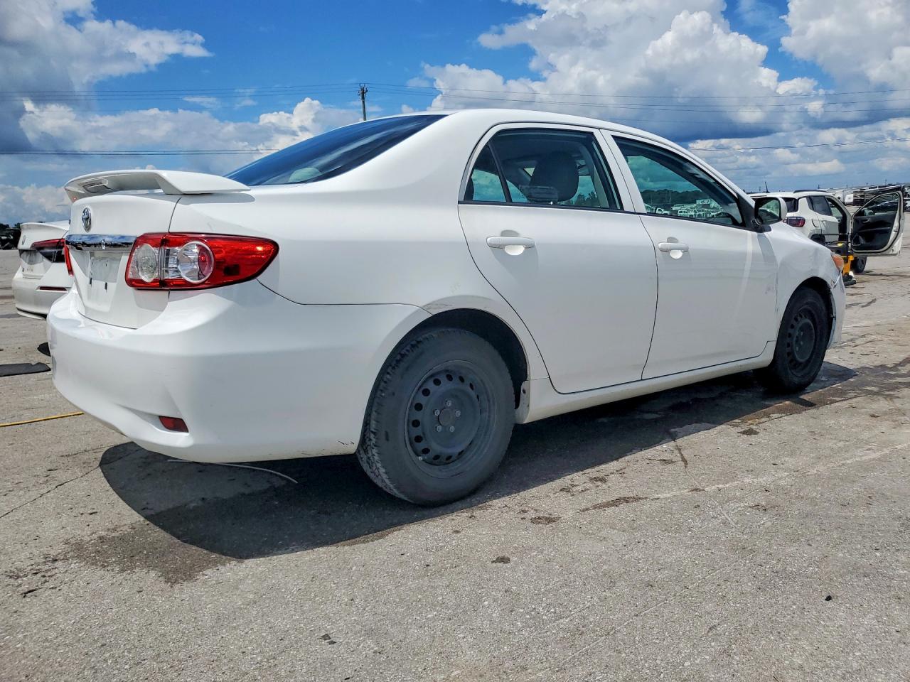2013 Toyota Corolla L White vin: 2T1BU4EE2DC930826