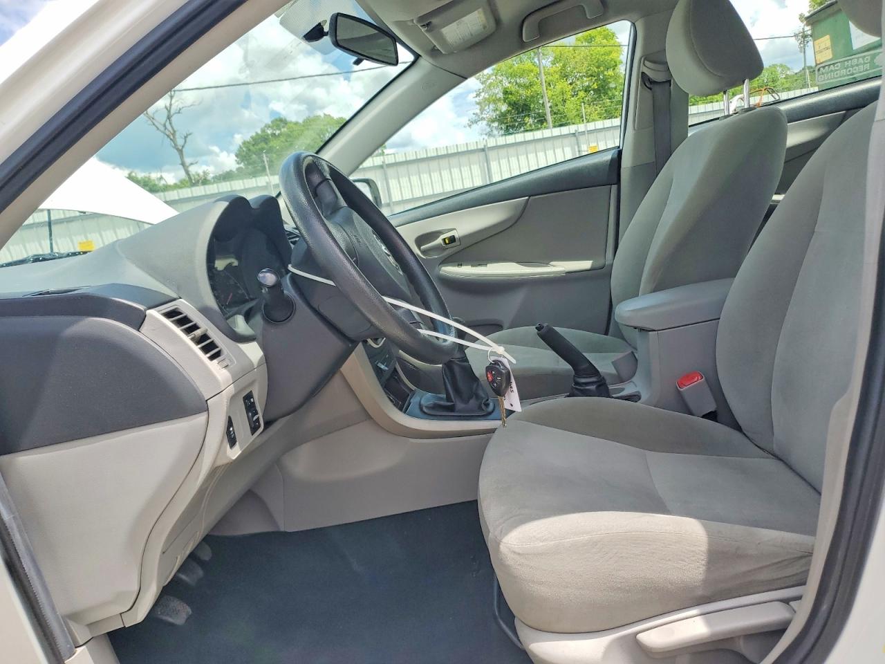 2013 Toyota Corolla L White vin: 2T1BU4EE2DC930826