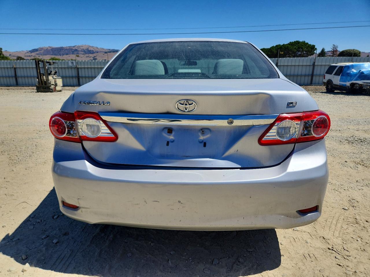 2013 Toyota Corolla Le Silver vin: 2T1BU4EE2DC946234
