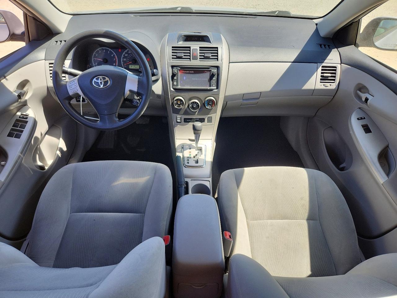 2013 Toyota Corolla Le Silver vin: 2T1BU4EE2DC946234