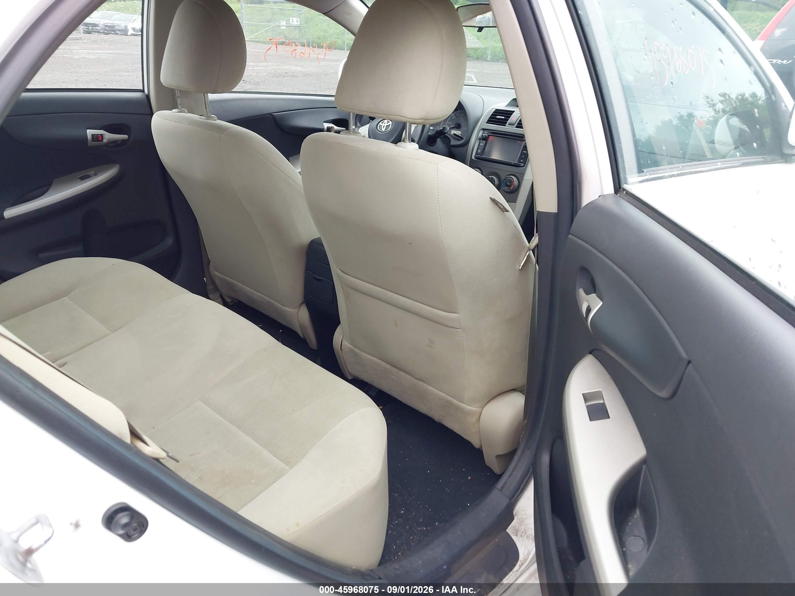 2013 Toyota Corolla Le White vin: 2T1BU4EE2DC957072