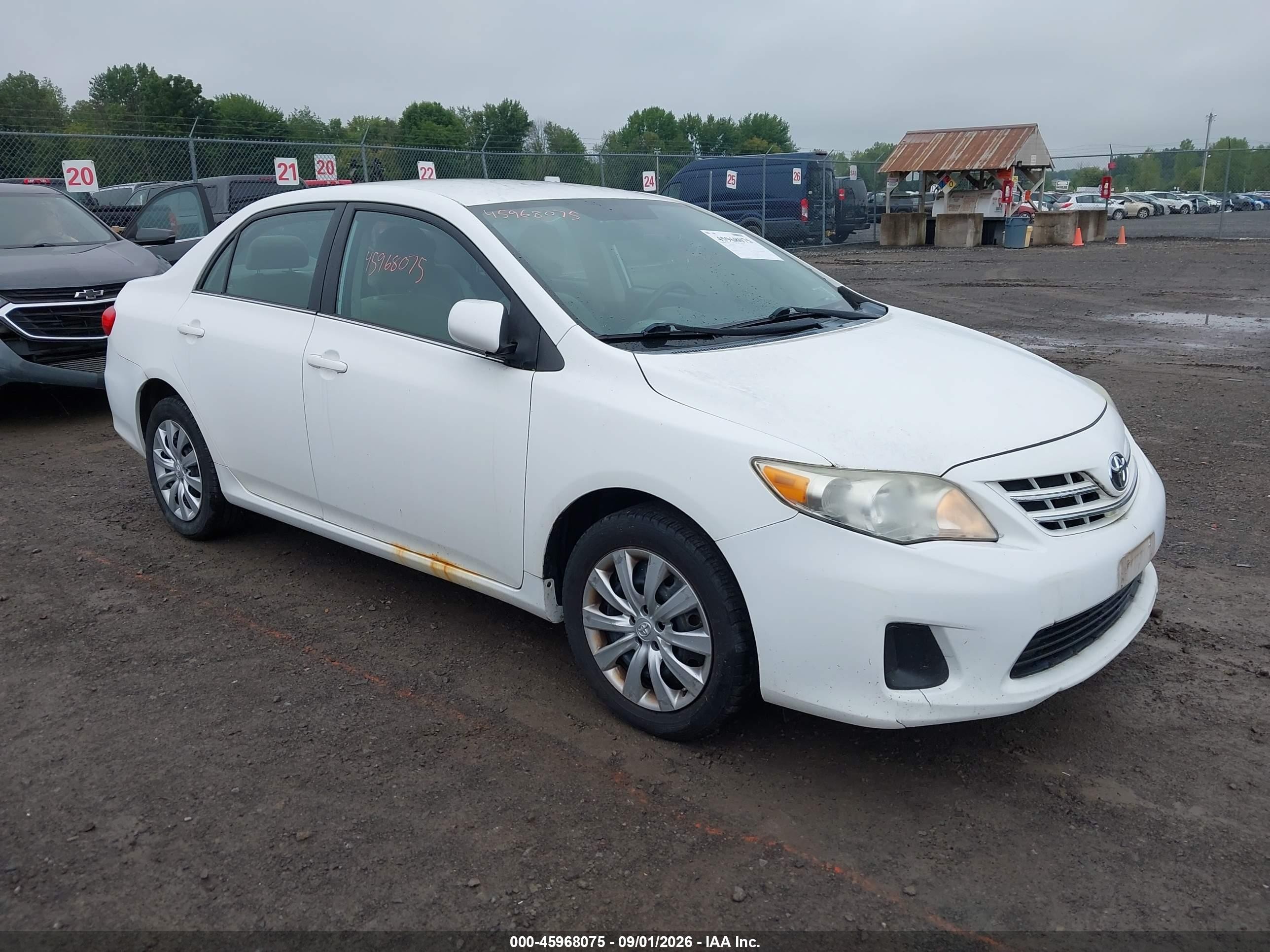 2013 Toyota Corolla Le White vin: 2T1BU4EE2DC957072