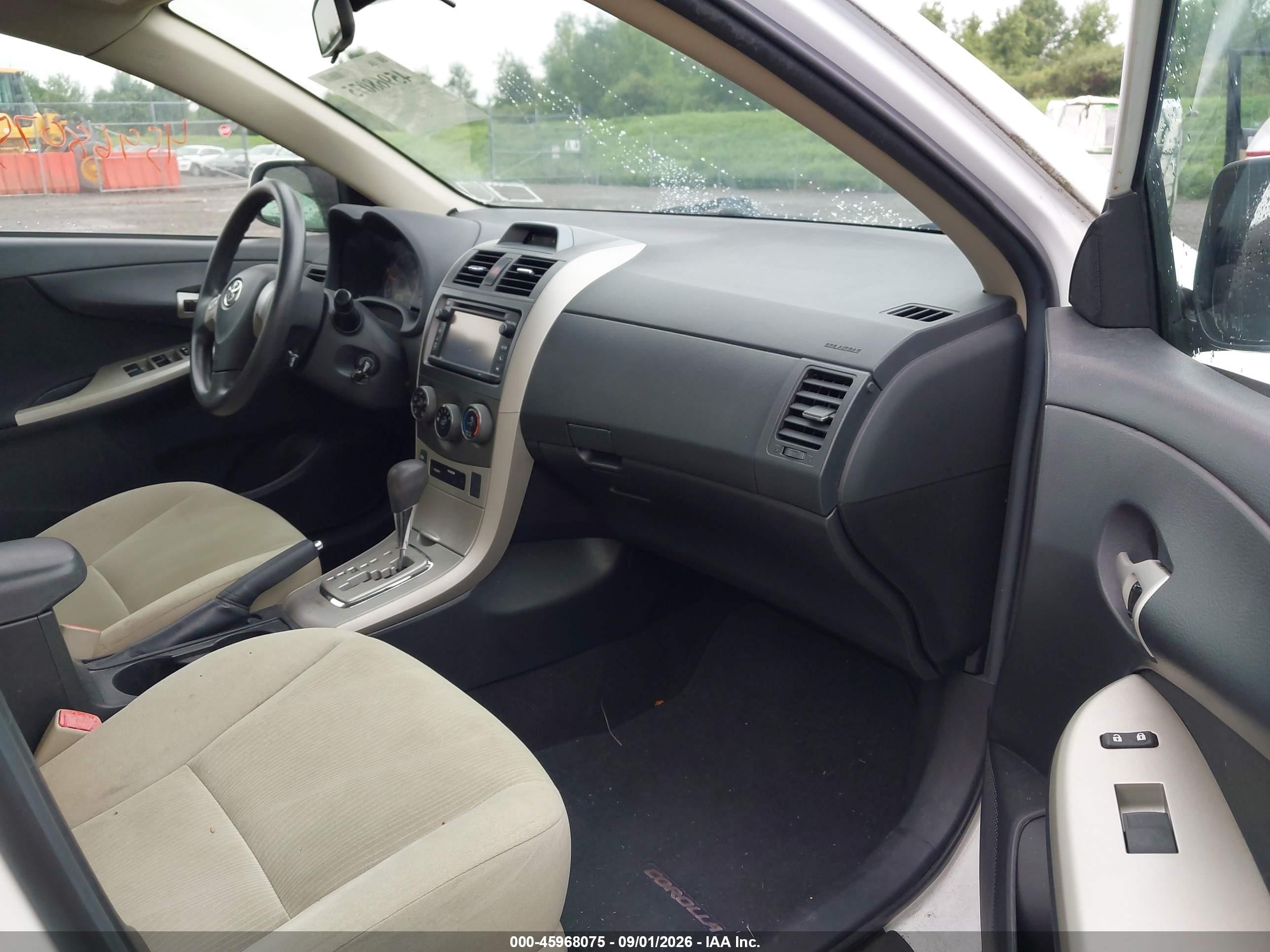 2013 Toyota Corolla Le White vin: 2T1BU4EE2DC957072