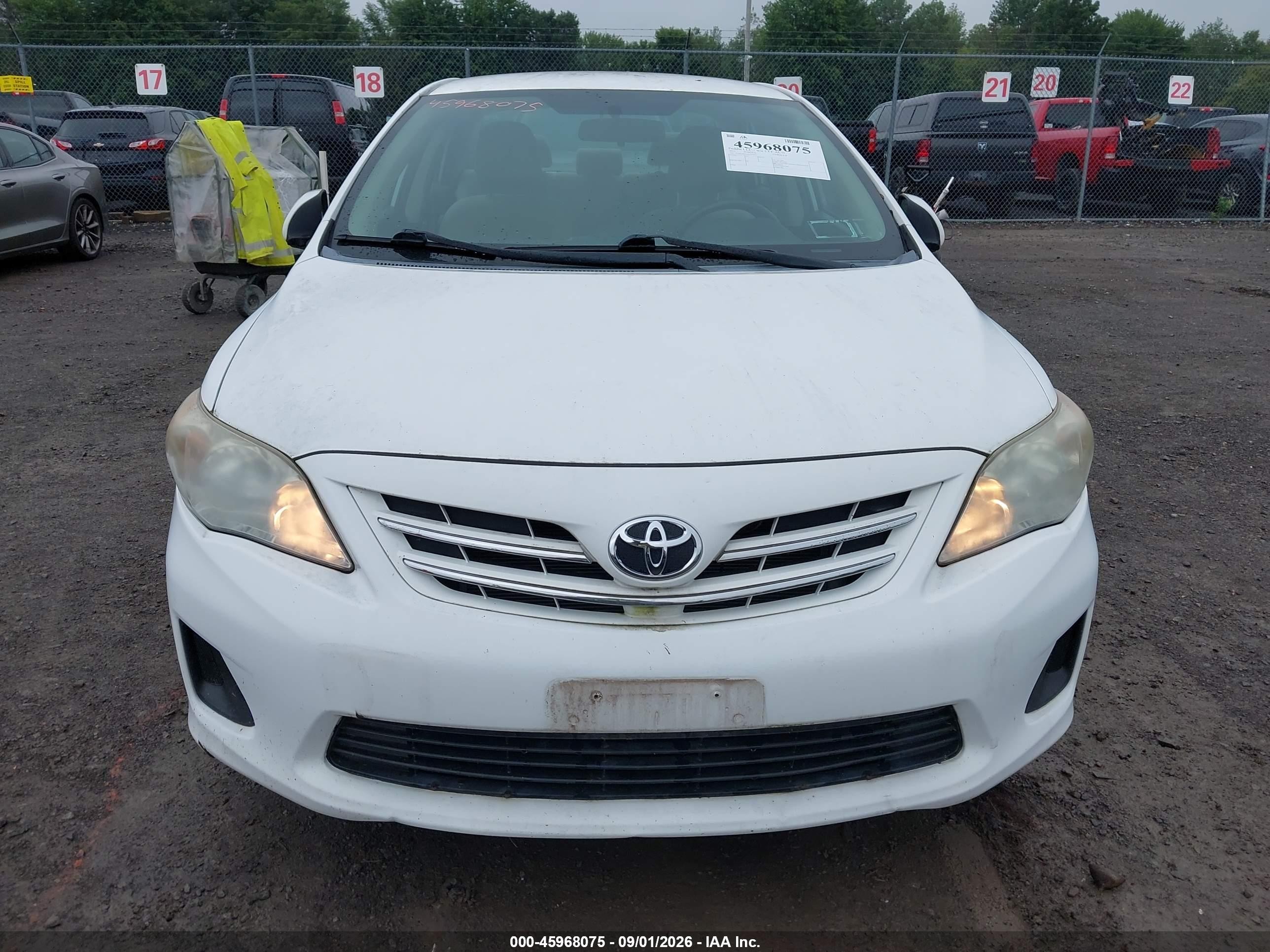 2013 Toyota Corolla Le White vin: 2T1BU4EE2DC957072