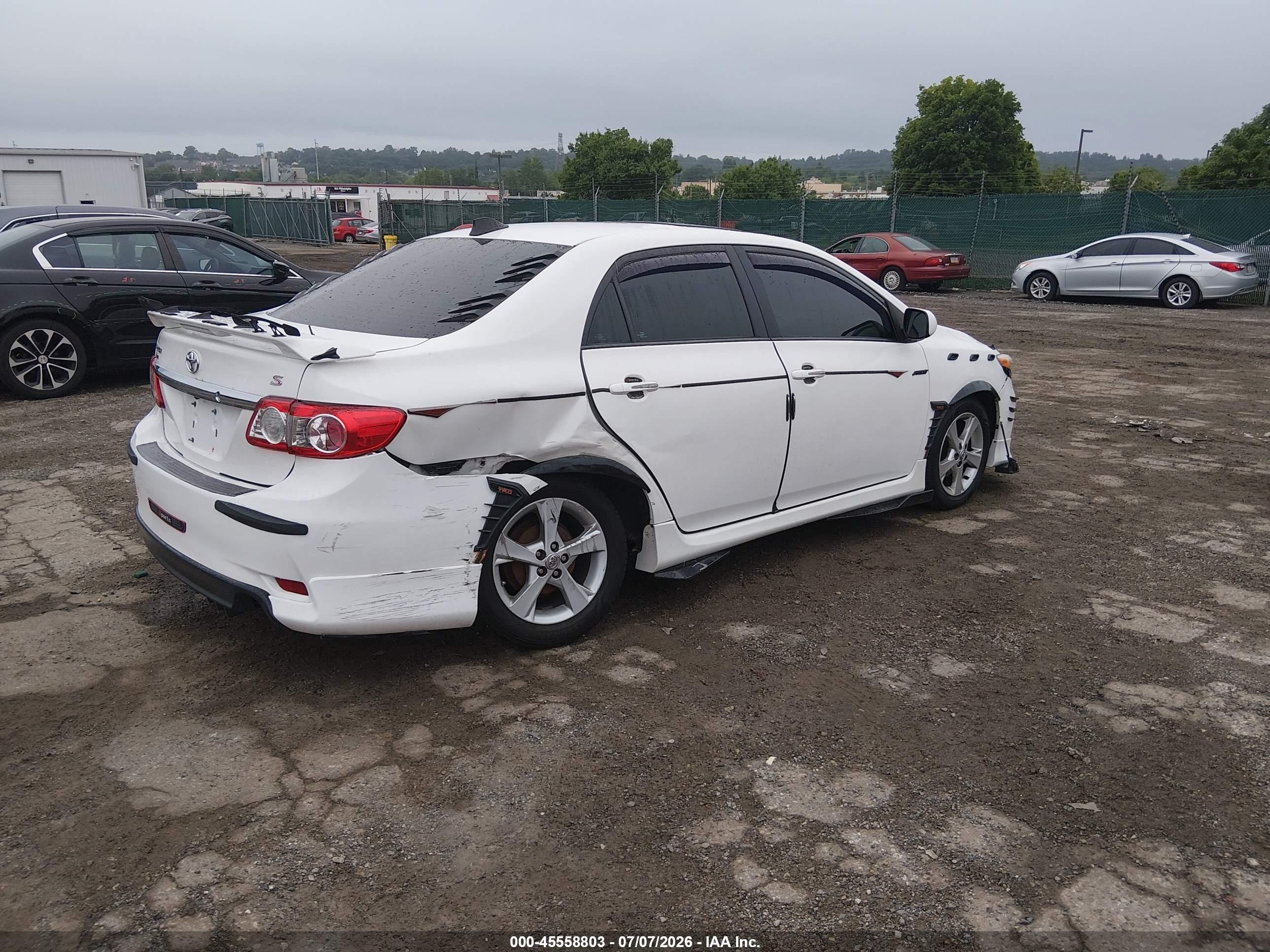 2013 Toyota Corolla S White vin: 2T1BU4EE2DC976432