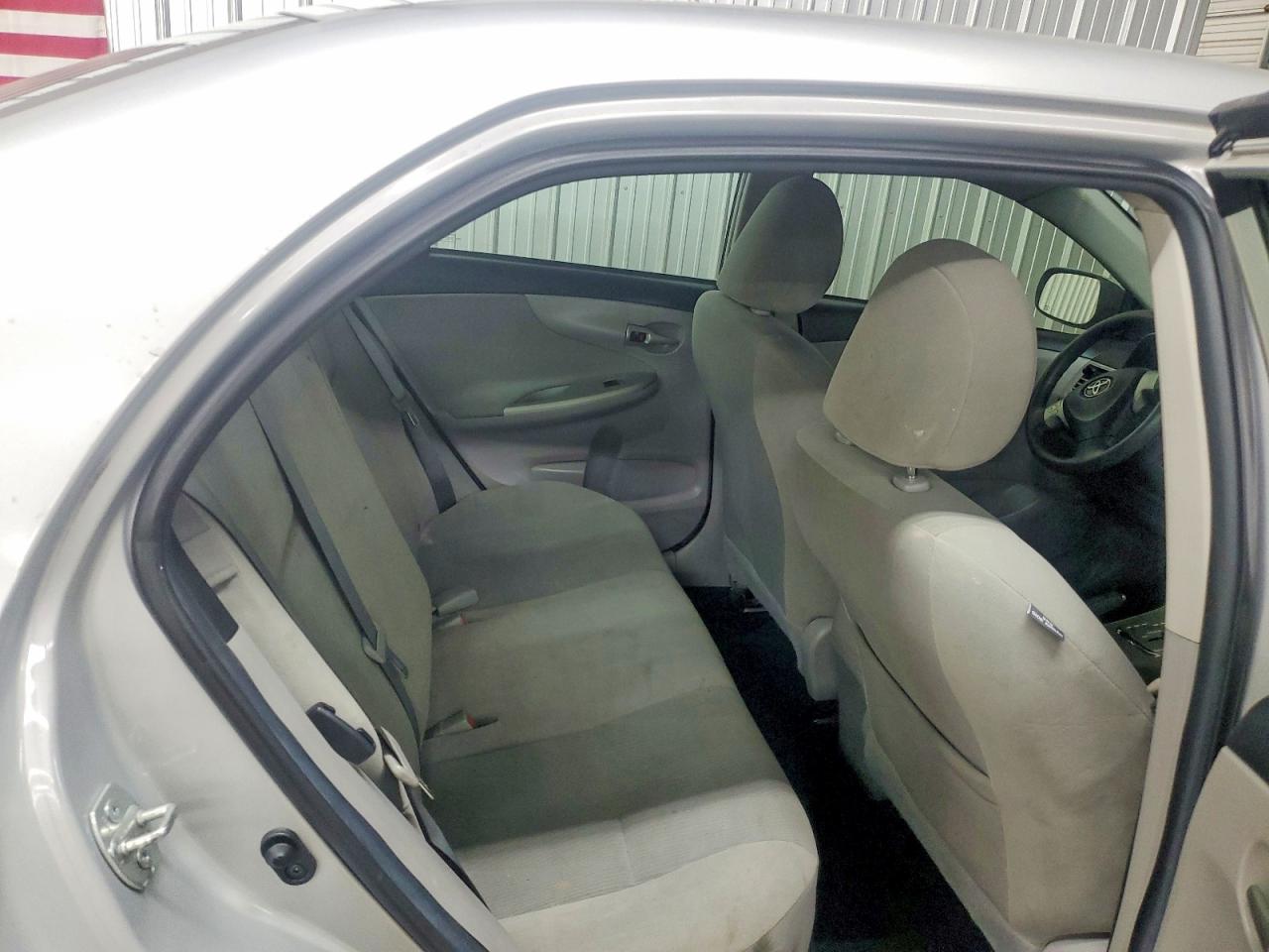 2013 Toyota Corolla Silver vin: 2T1BU4EE2DC979069