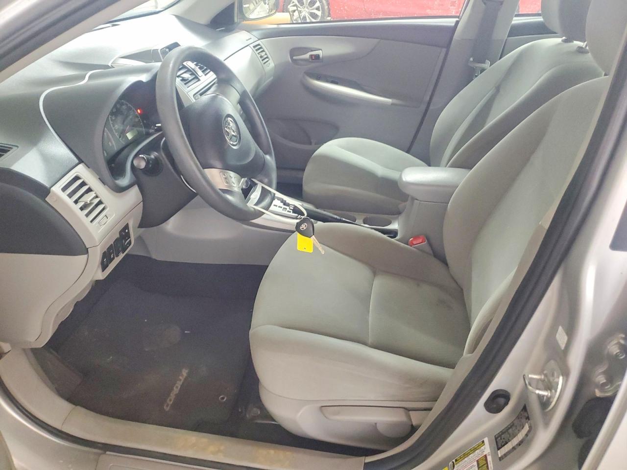 2013 Toyota Corolla Silver vin: 2T1BU4EE2DC979069