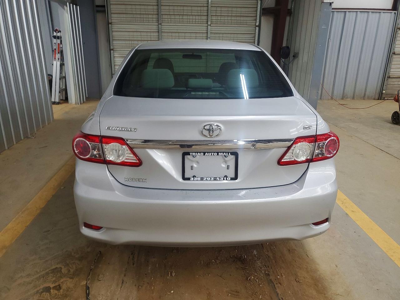 2013 Toyota Corolla Silver vin: 2T1BU4EE2DC979069