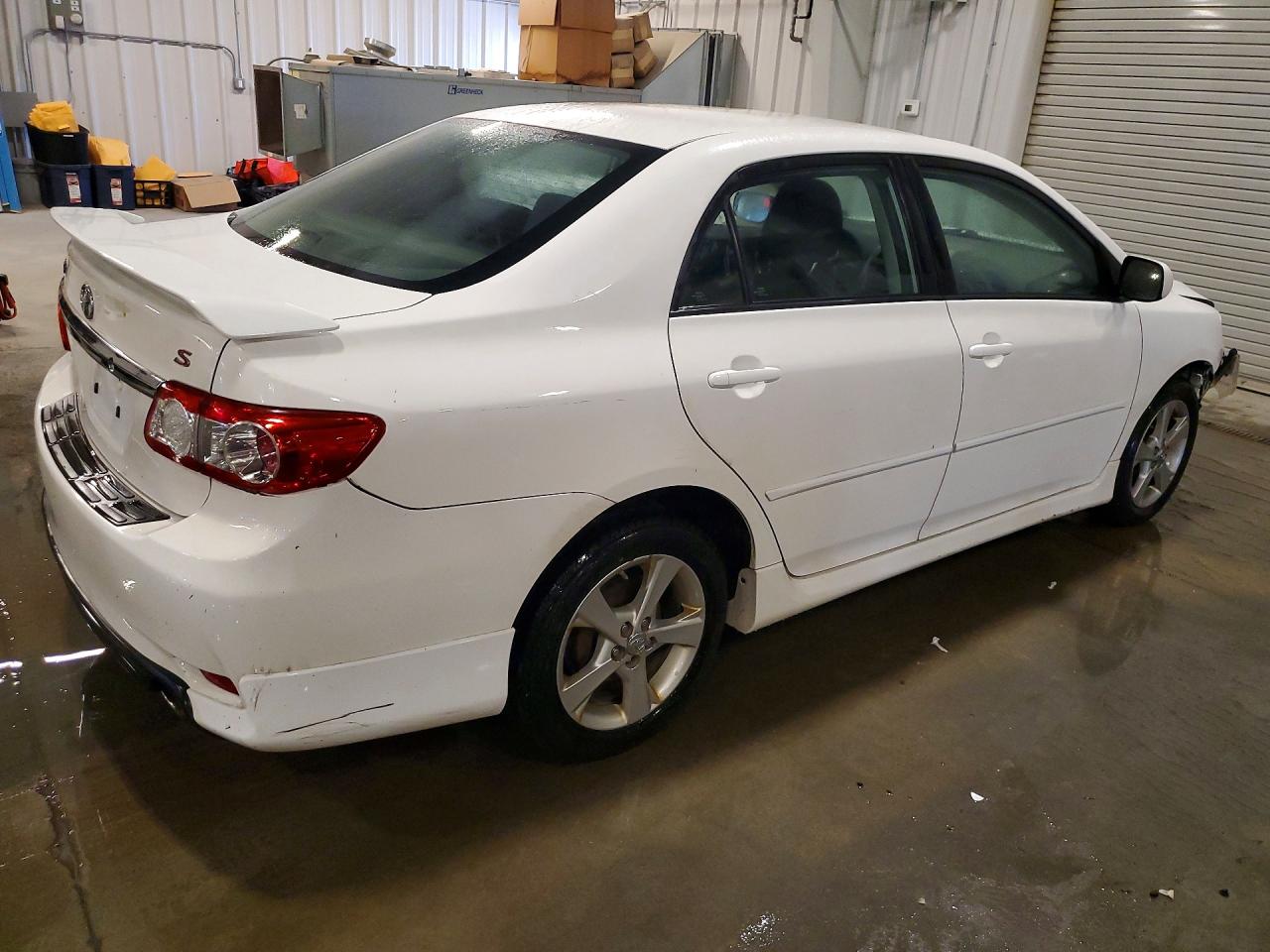 2013 Toyota Corolla S White vin: 2T1BU4EE2DC990640