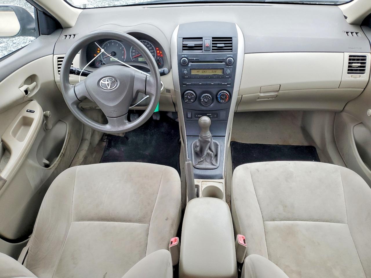 2010 Toyota Corolla Base Золотой vin: 2T1BU4EE3AC193552