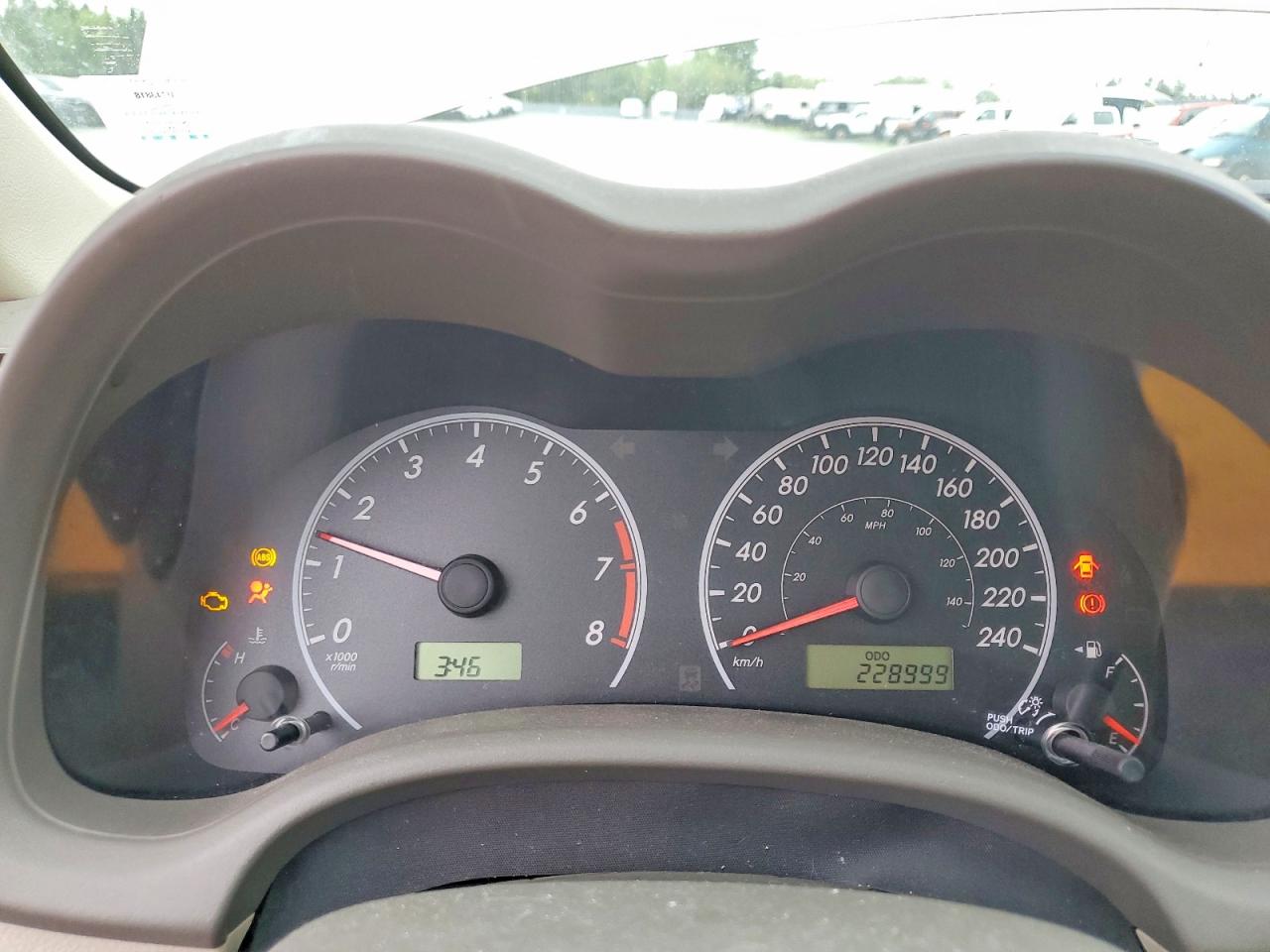 2010 Toyota Corolla Base Золотой vin: 2T1BU4EE3AC193552