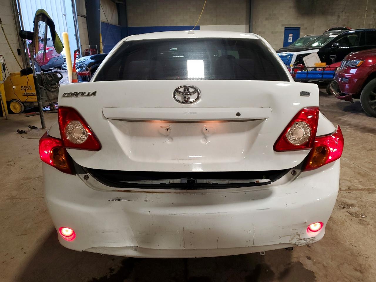 2010 Toyota Corolla Le White vin: 2T1BU4EE3AC196483