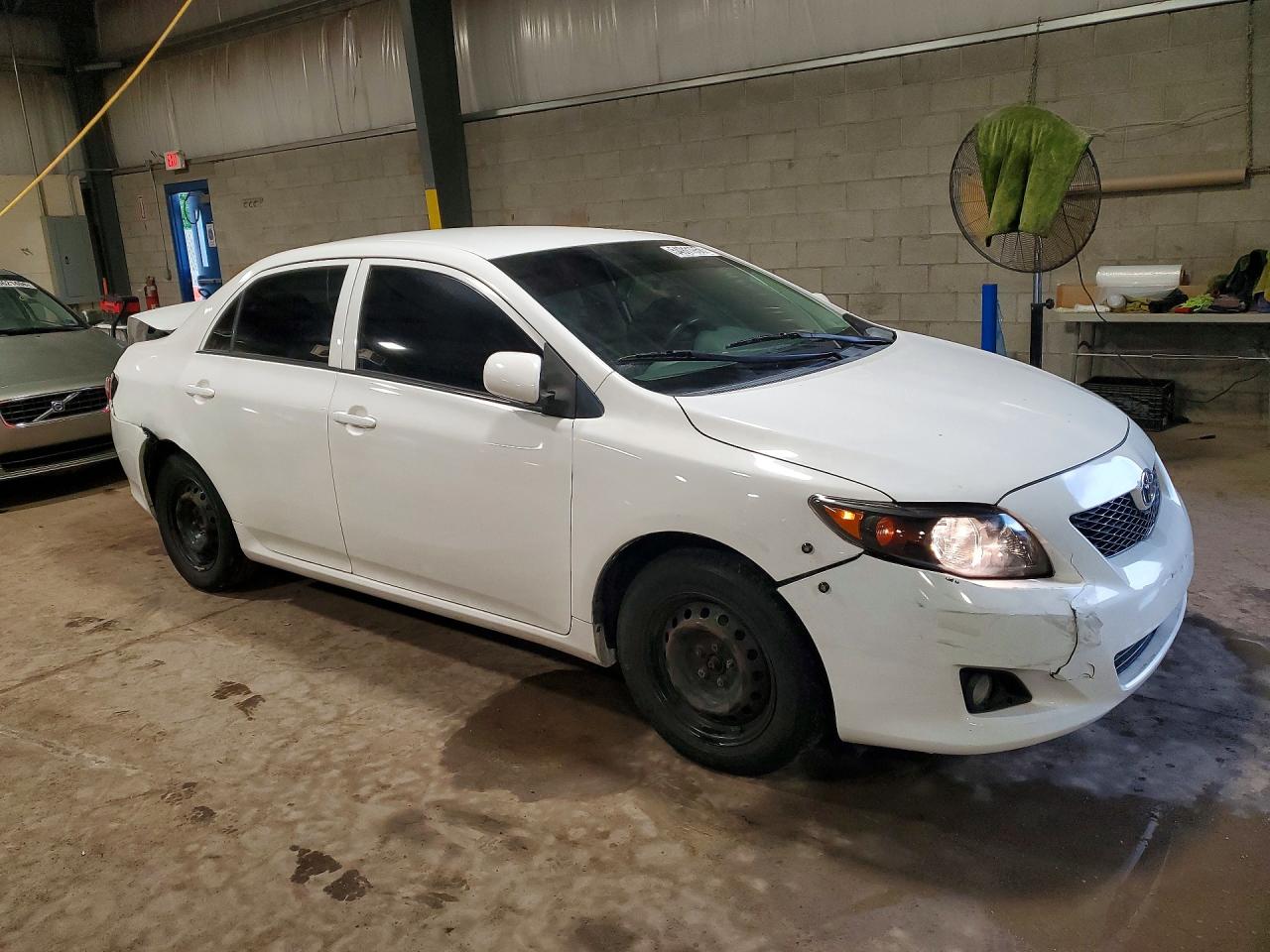 2010 Toyota Corolla Le White vin: 2T1BU4EE3AC196483