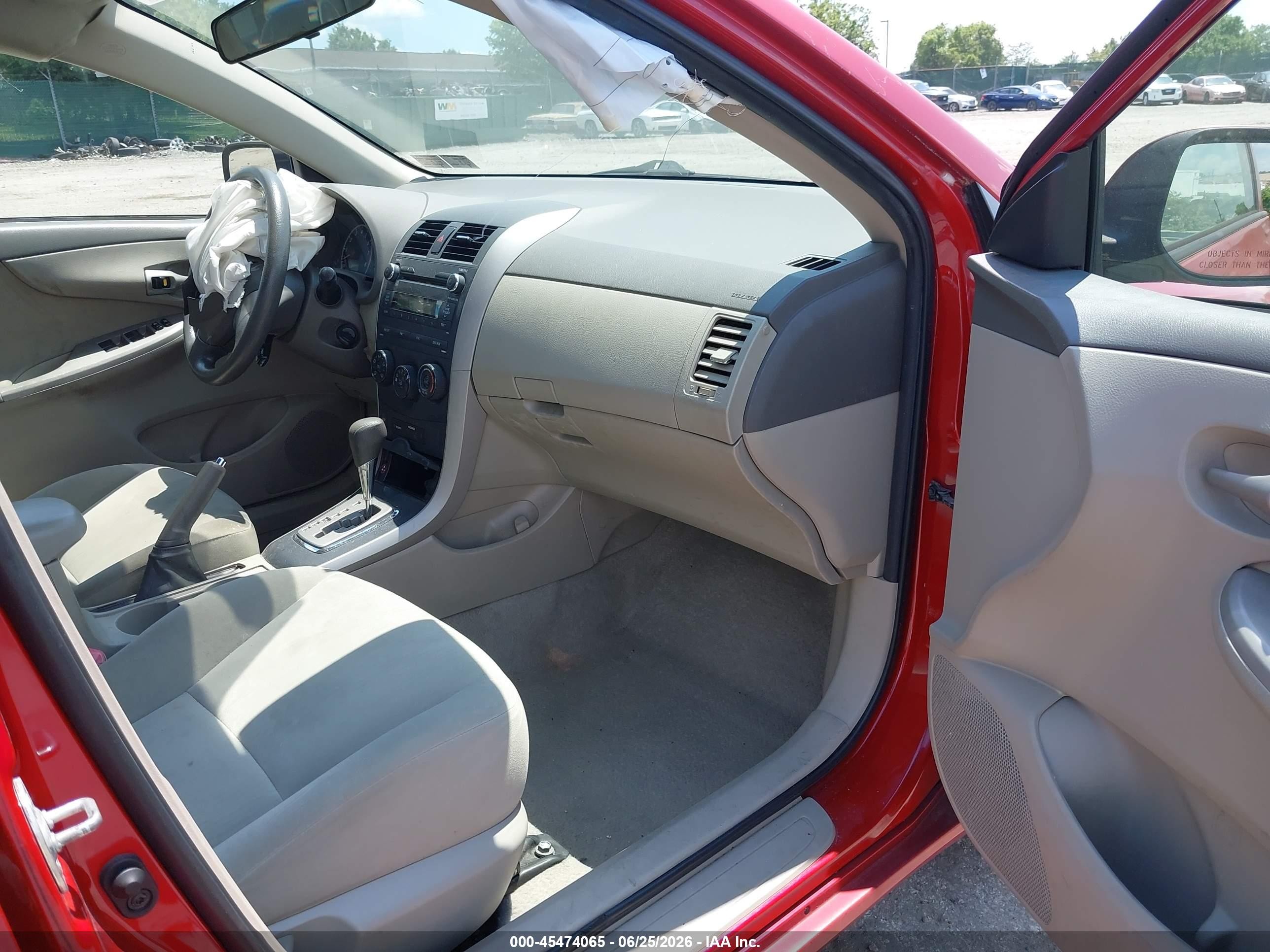2010 Toyota Corolla Le Red vin: 2T1BU4EE3AC242684