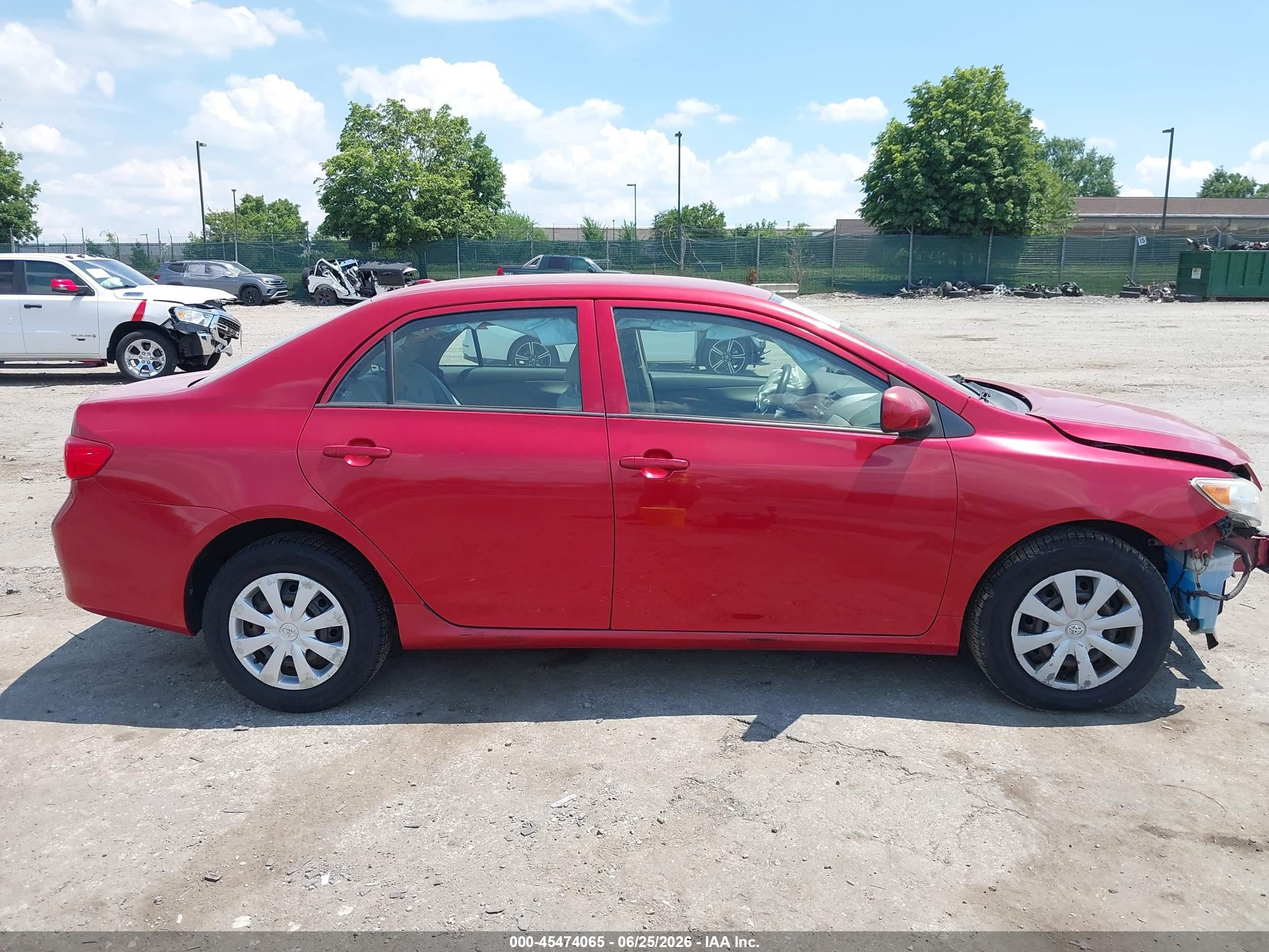 2010 Toyota Corolla Le Red vin: 2T1BU4EE3AC242684