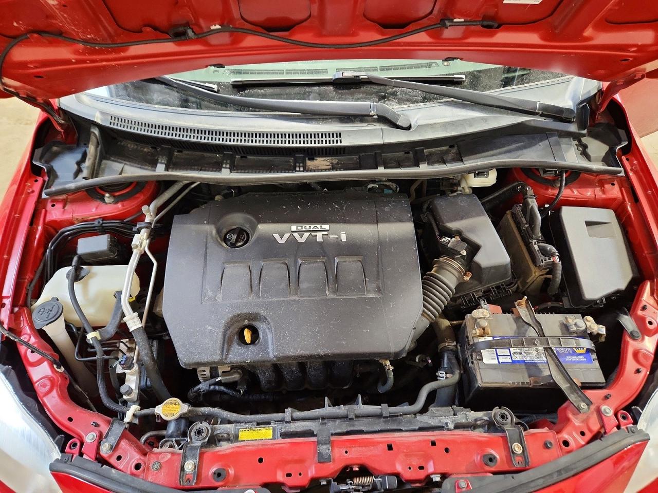 2010 Toyota Corolla Base Red vin: 2T1BU4EE3AC251272
