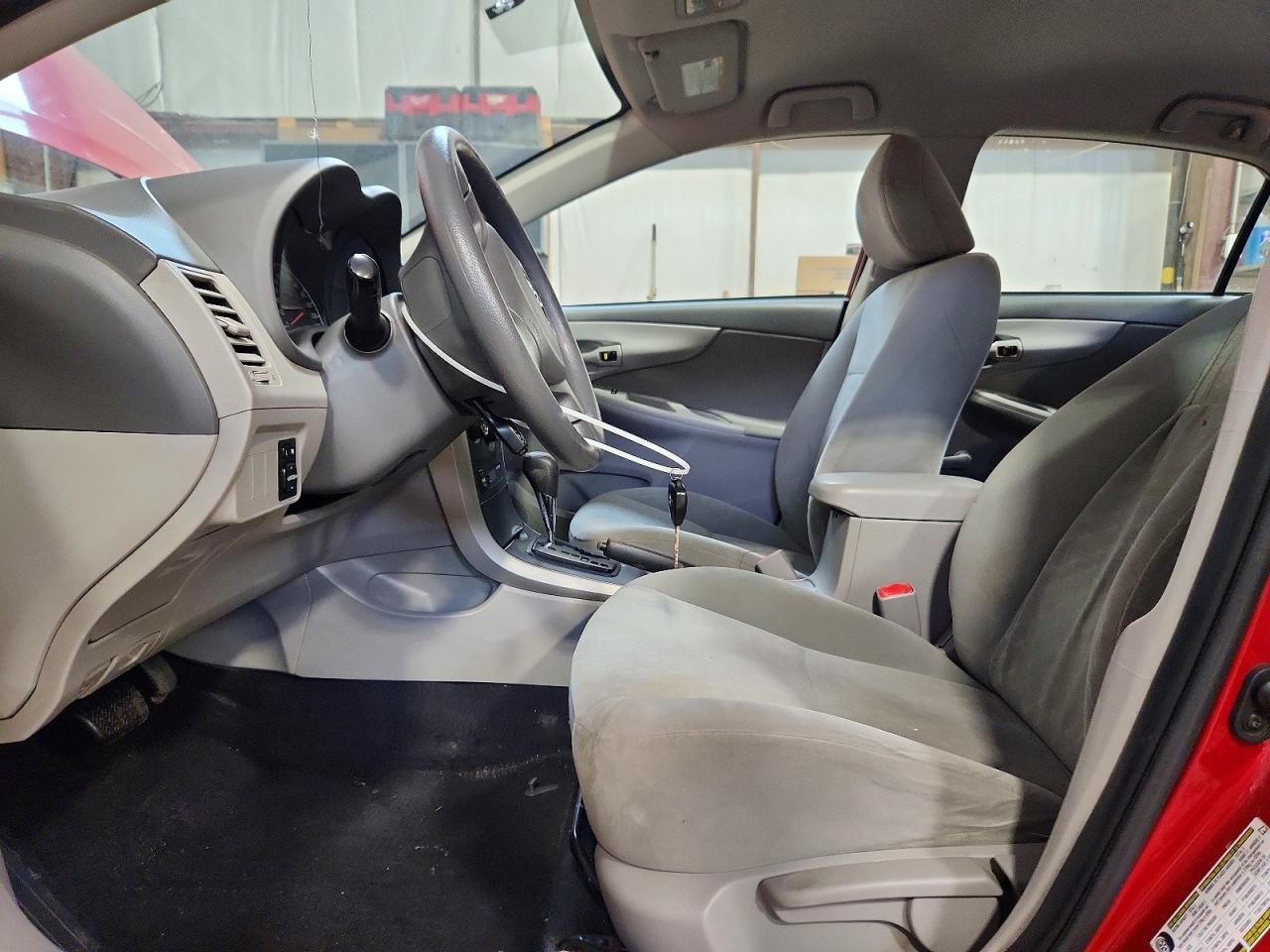 2010 Toyota Corolla Base Red vin: 2T1BU4EE3AC251272