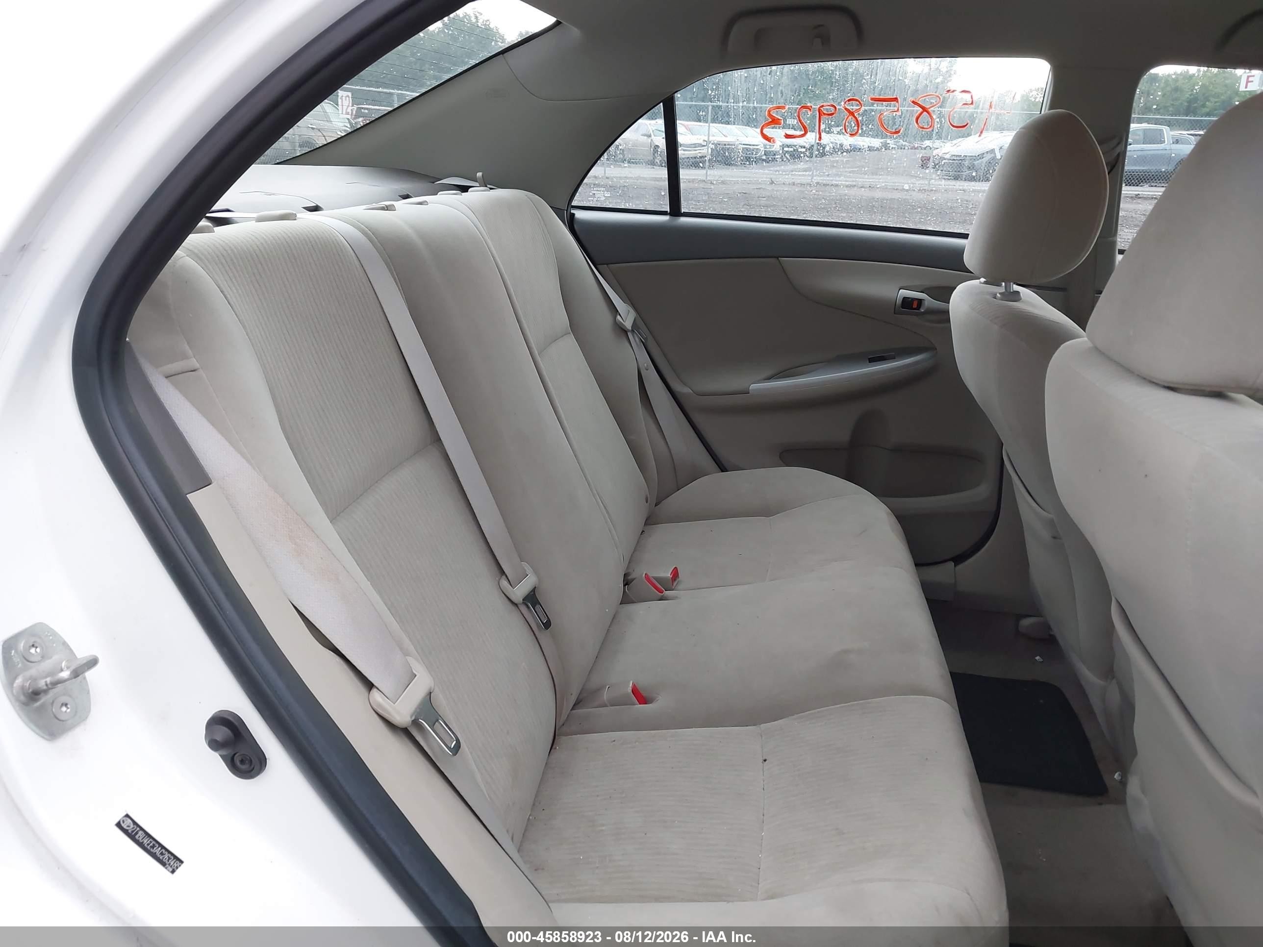 2010 Toyota Corolla Le White vin: 2T1BU4EE3AC263485