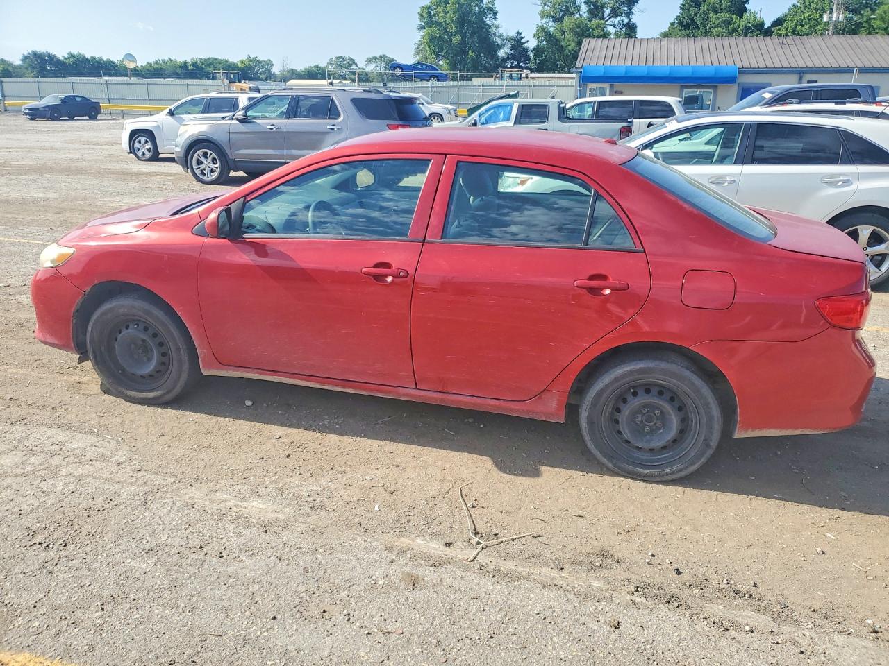2010 Toyota Corolla Le Red vin: 2T1BU4EE3AC270081