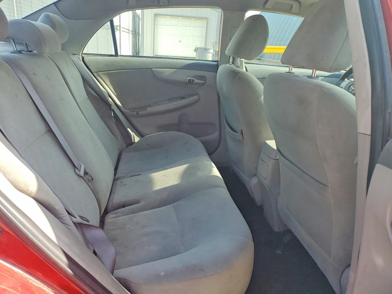 2010 Toyota Corolla Le Red vin: 2T1BU4EE3AC270081