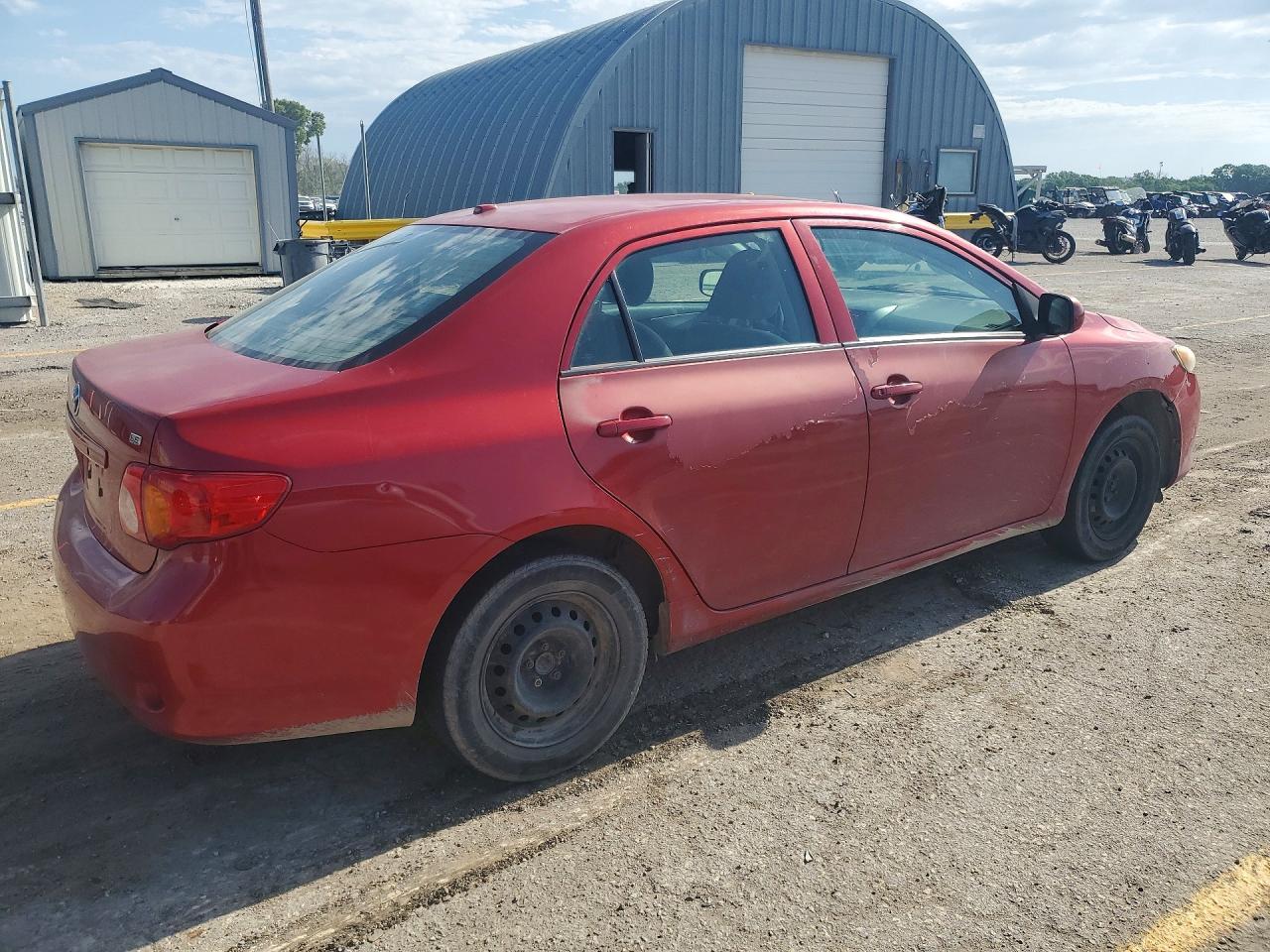 2010 Toyota Corolla Le Red vin: 2T1BU4EE3AC270081