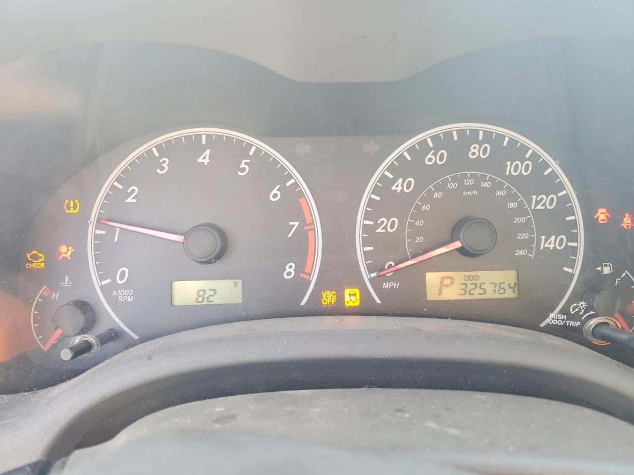 2010 Toyota Corolla Le Red vin: 2T1BU4EE3AC270081