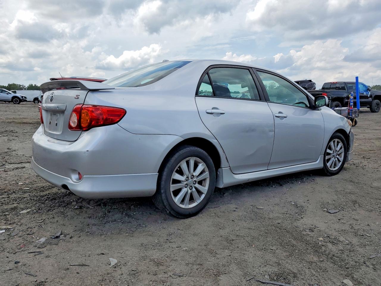 2010 Toyota Corolla S Silver vin: 2T1BU4EE3AC285454
