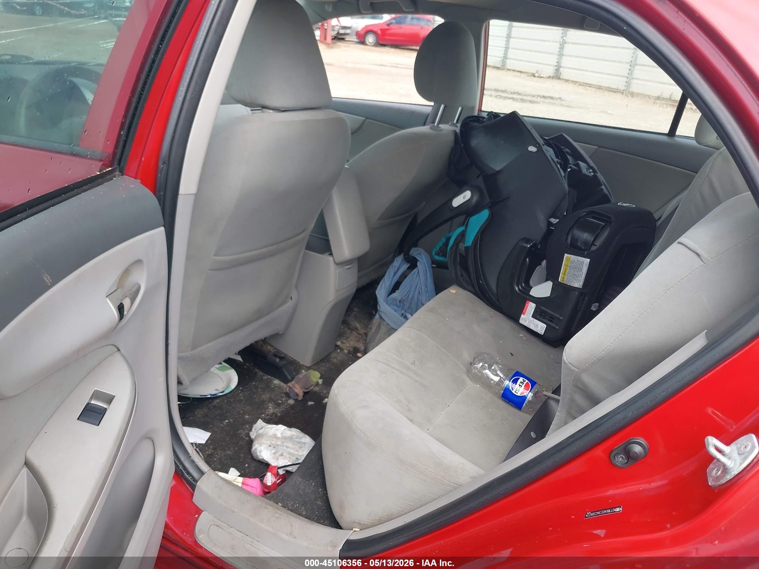 2010 Toyota Corolla Le Red vin: 2T1BU4EE3AC306724