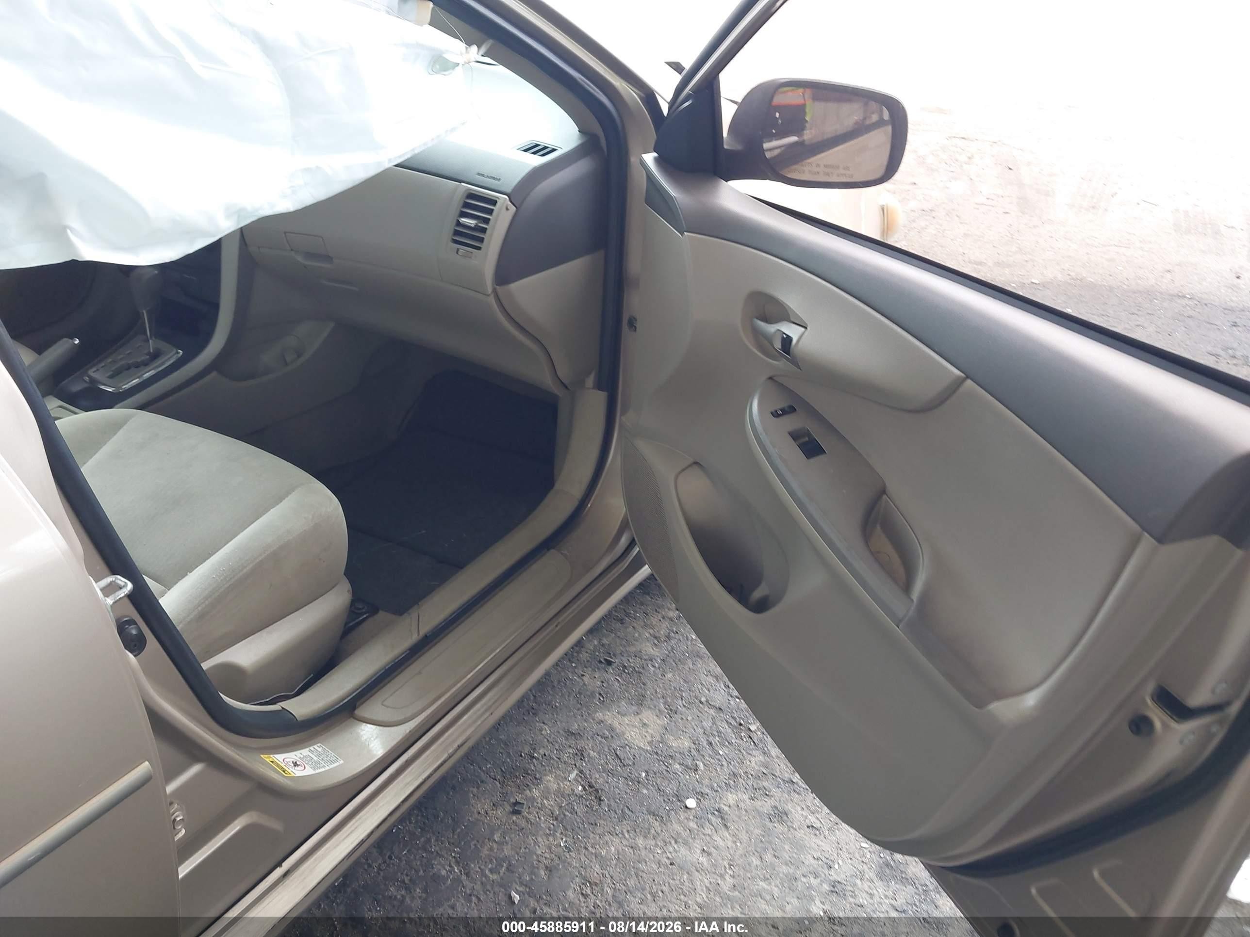 2010 Toyota Corolla Le Gold vin: 2T1BU4EE3AC310062