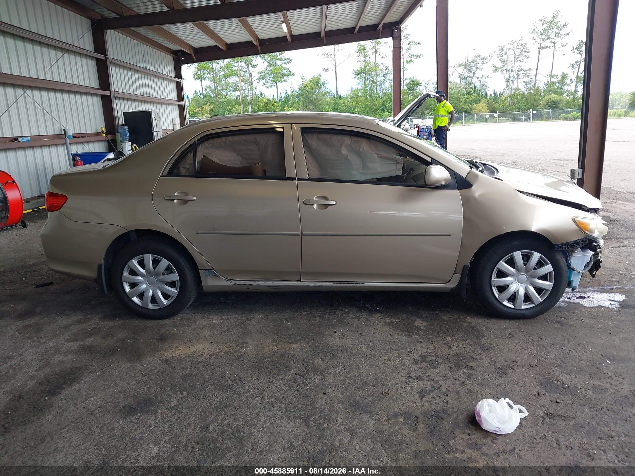 2010 Toyota Corolla Le Gold vin: 2T1BU4EE3AC310062