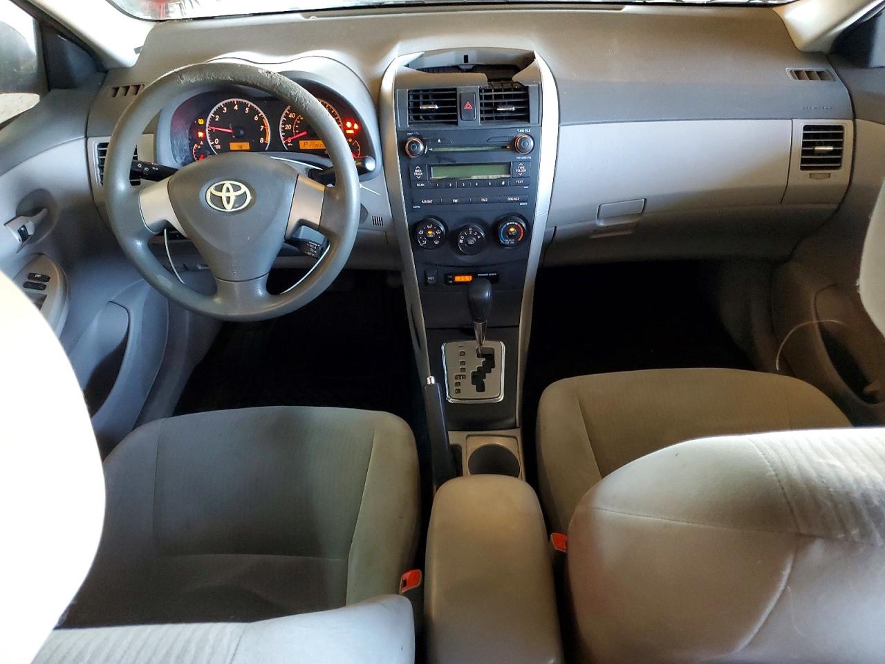 2010 Toyota Corolla Le Red vin: 2T1BU4EE3AC397347
