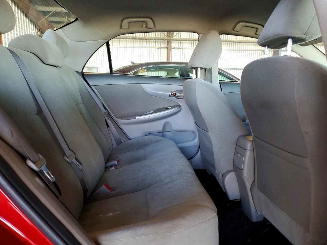 2010 Toyota Corolla Le Red vin: 2T1BU4EE3AC397347