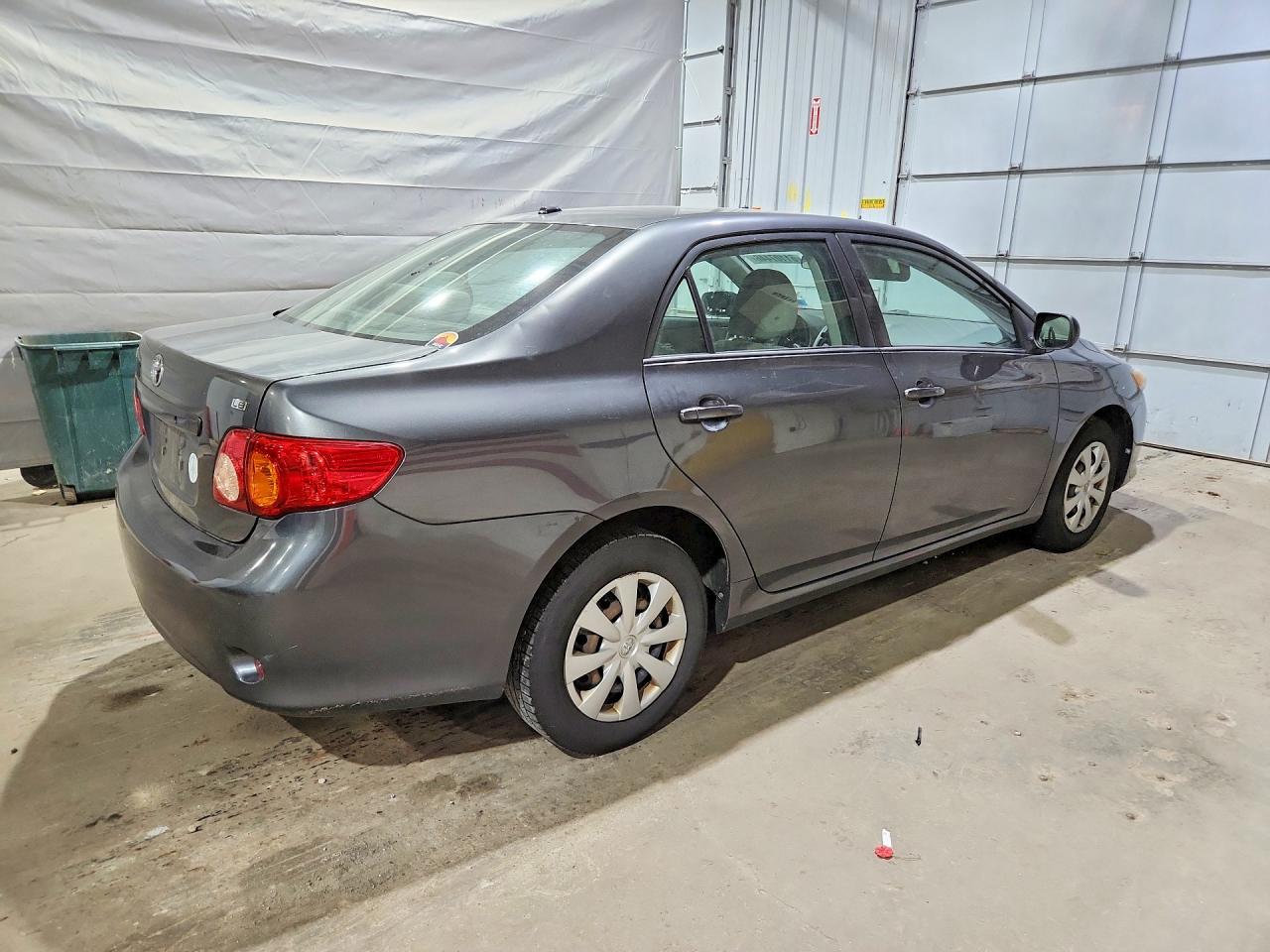 2010 Toyota Corolla Le Gray vin: 2T1BU4EE3AC419959