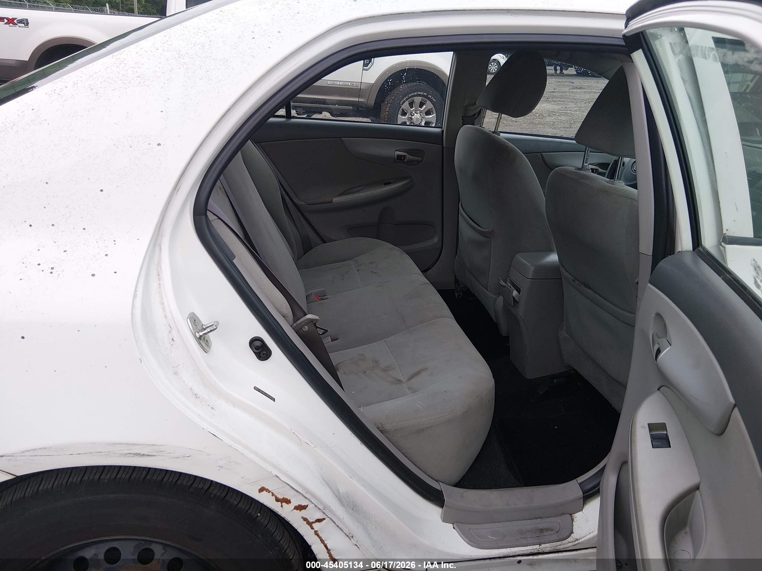 2010 Toyota Corolla Le White vin: 2T1BU4EE3AC420125