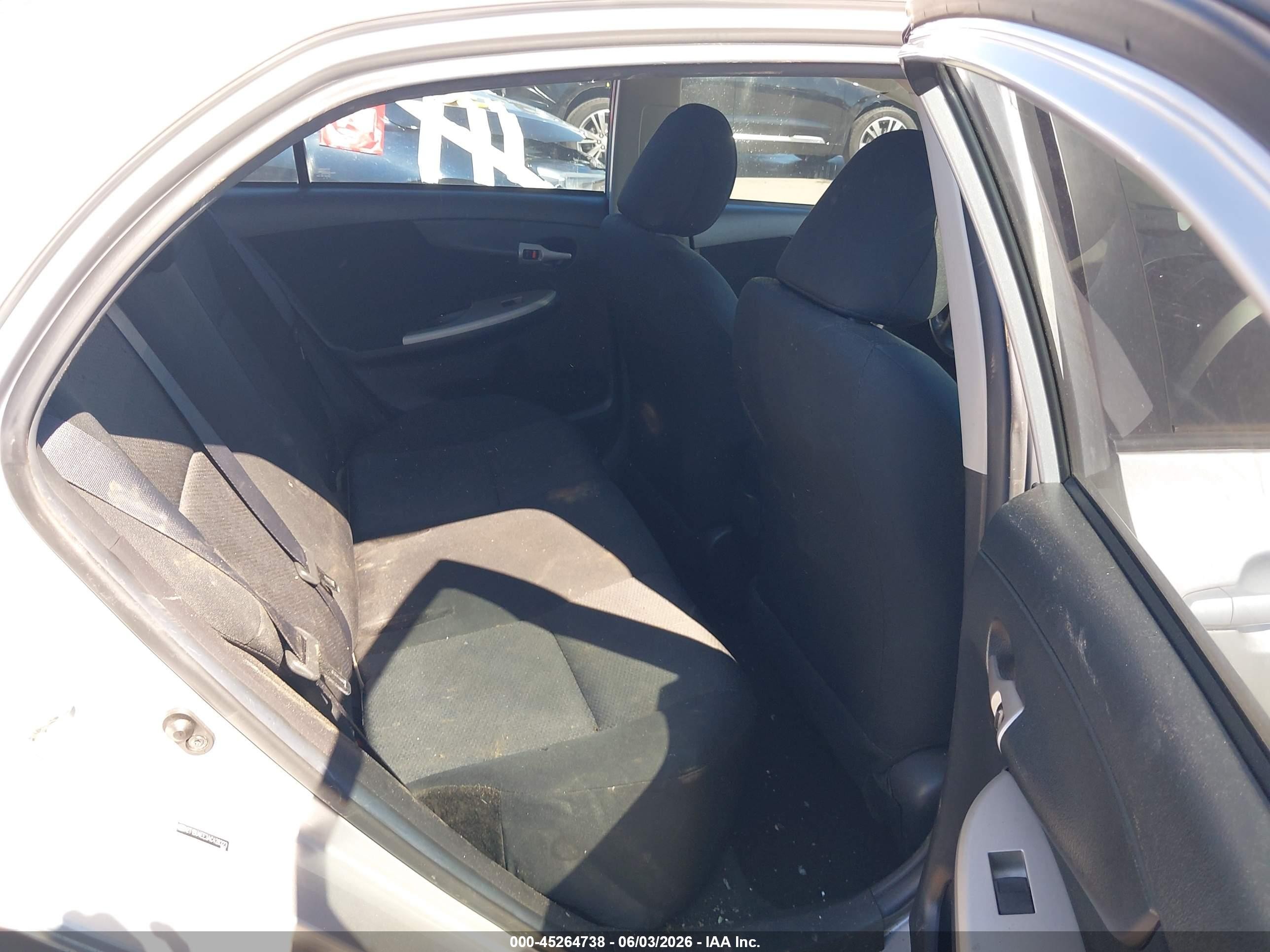 2010 Toyota Corolla S Silver vin: 2T1BU4EE3AC428323