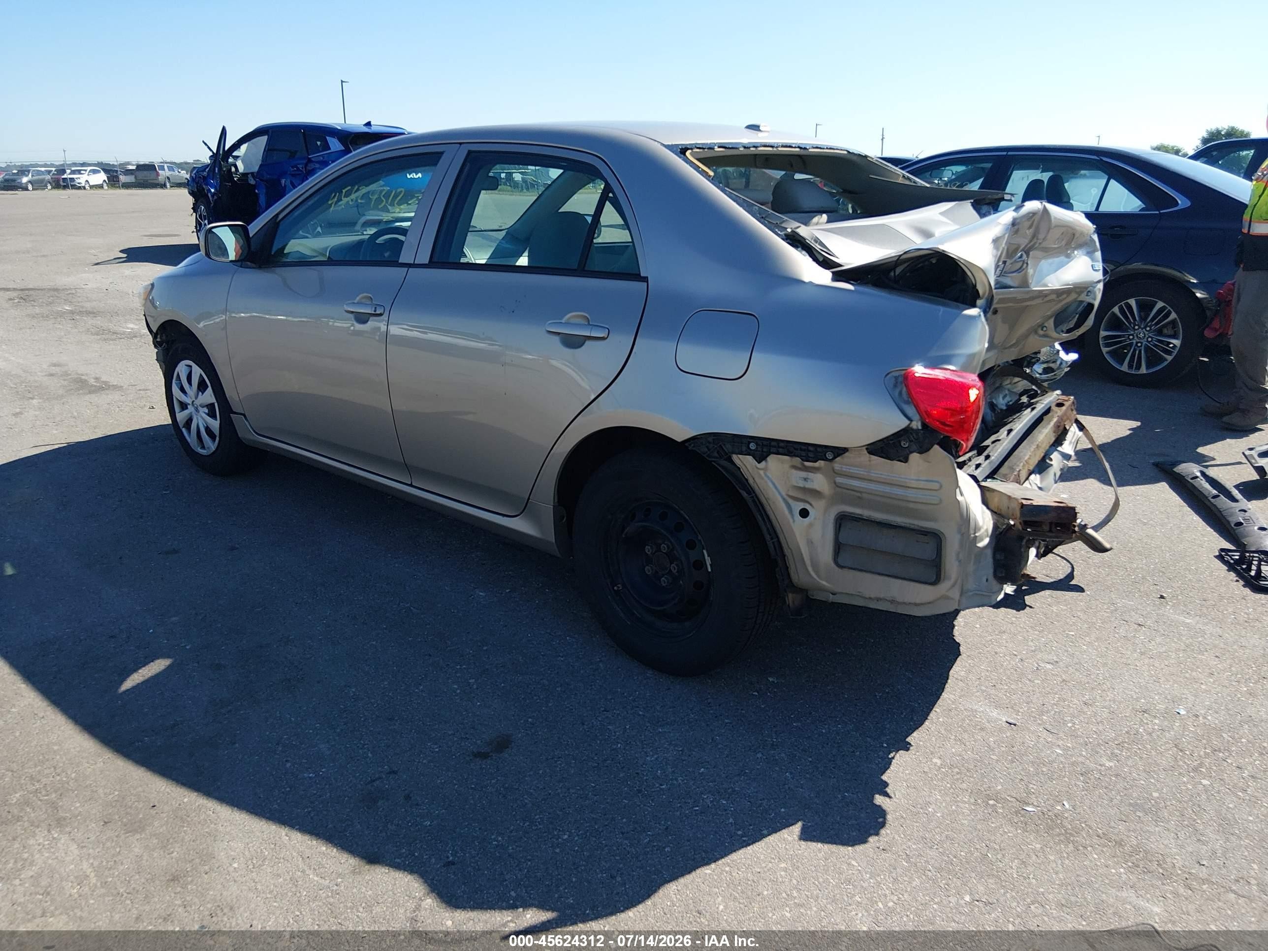 2010 Toyota Corolla Le Gold vin: 2T1BU4EE3AC429634