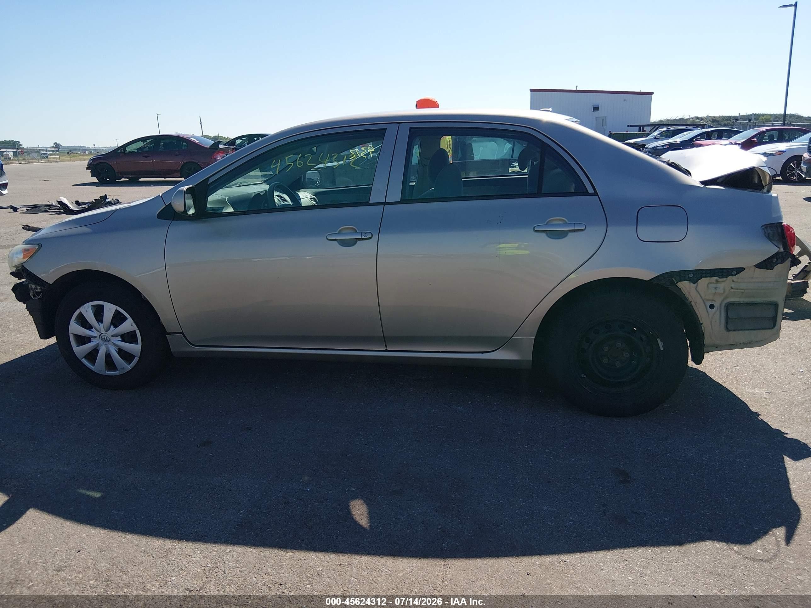 2010 Toyota Corolla Le Gold vin: 2T1BU4EE3AC429634
