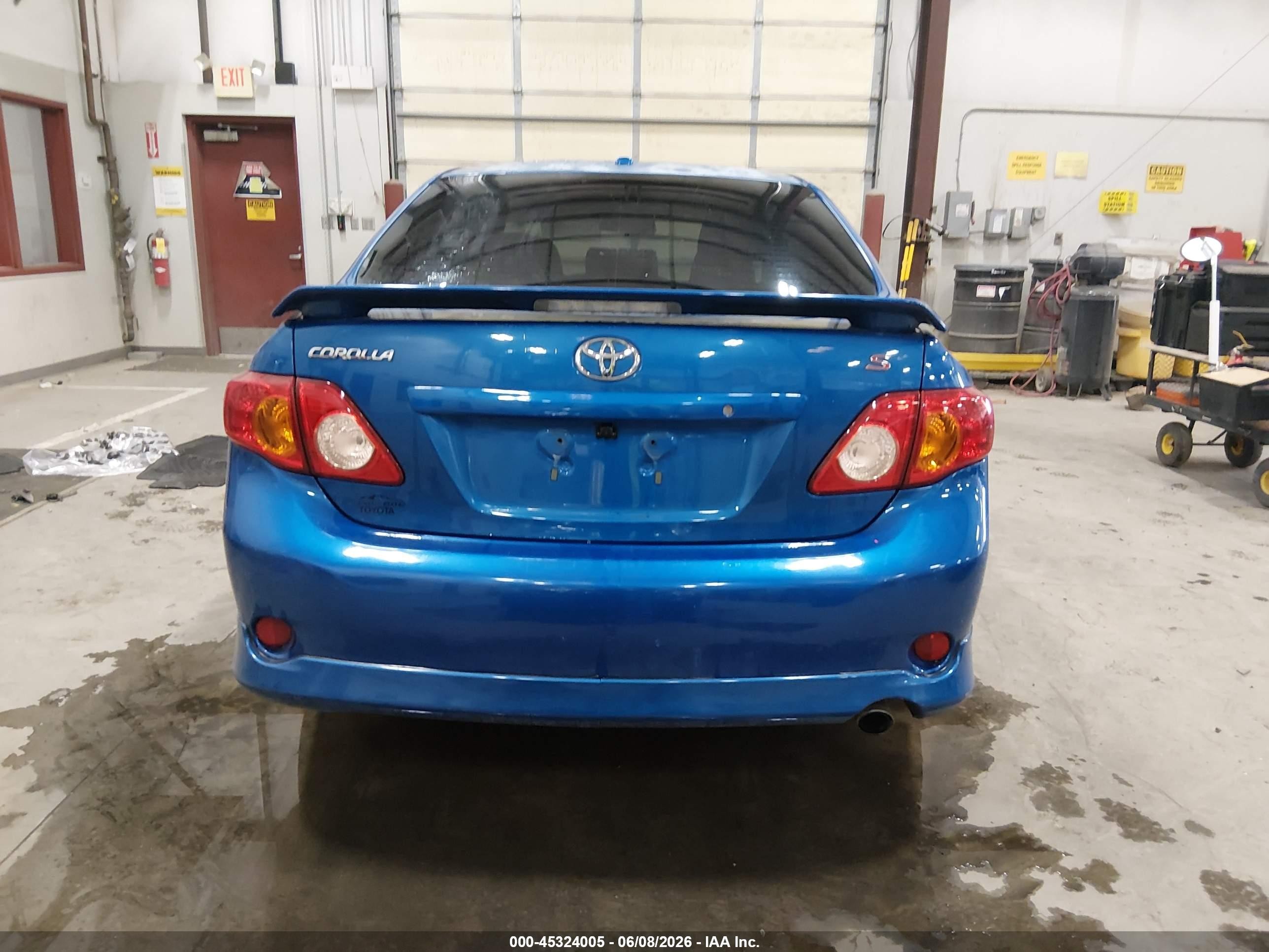 2010 Toyota Corolla S Синий vin: 2T1BU4EE3AC439256