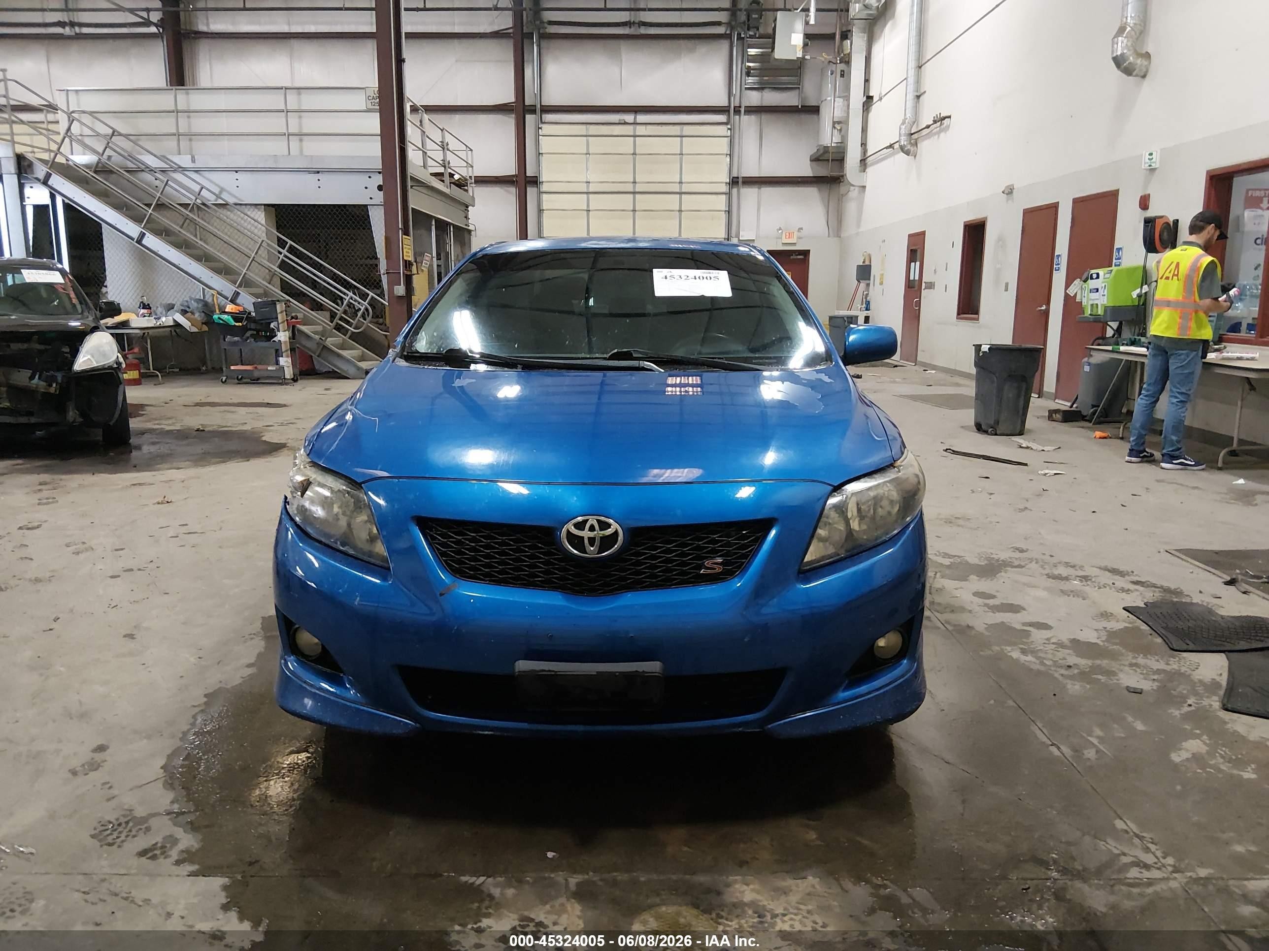 2010 Toyota Corolla S Синий vin: 2T1BU4EE3AC439256
