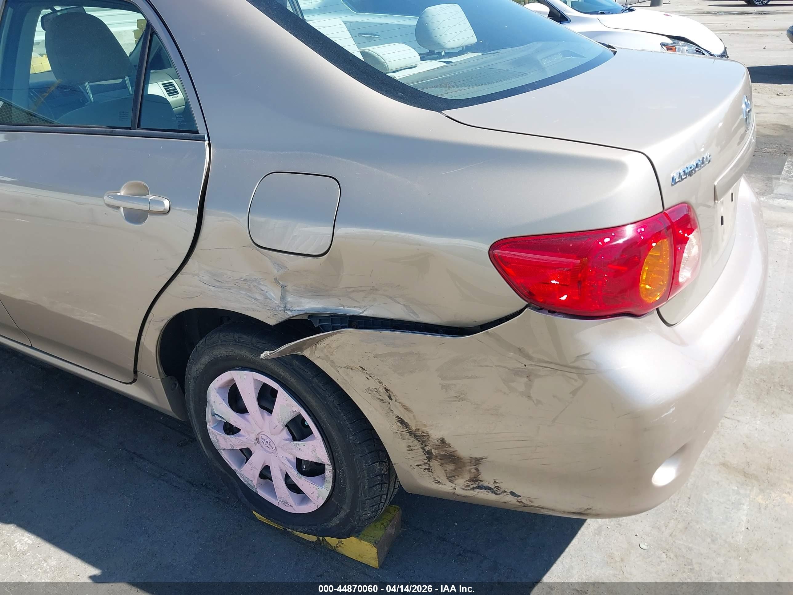 2010 Toyota Corolla Le Золотой vin: 2T1BU4EE3AC465520